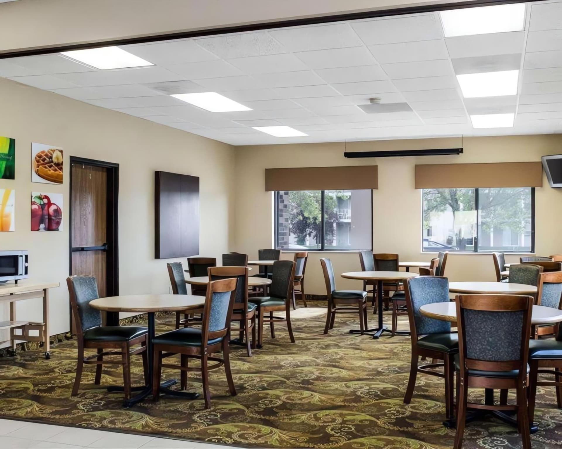 Quality Suites Near West Acres gallery photo in Fargo, ND — image 17