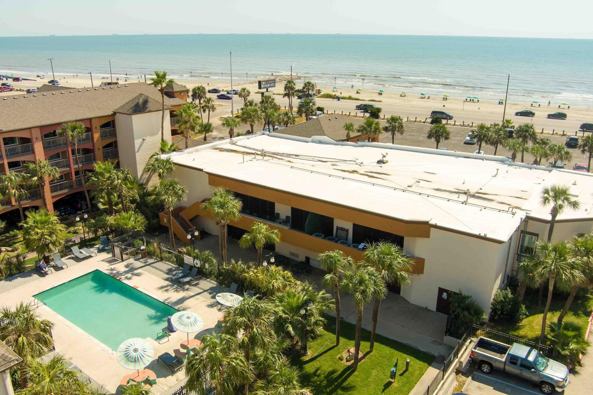 Beachfront Palms Resort Galveston, an Ascend Collection Hotel gallery photo in Galveston, TX — image 5