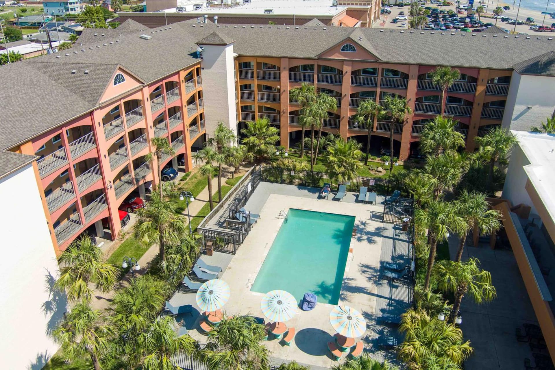 Beachfront Palms Resort Galveston, an Ascend Collection Hotel gallery photo in Galveston, TX — image 72