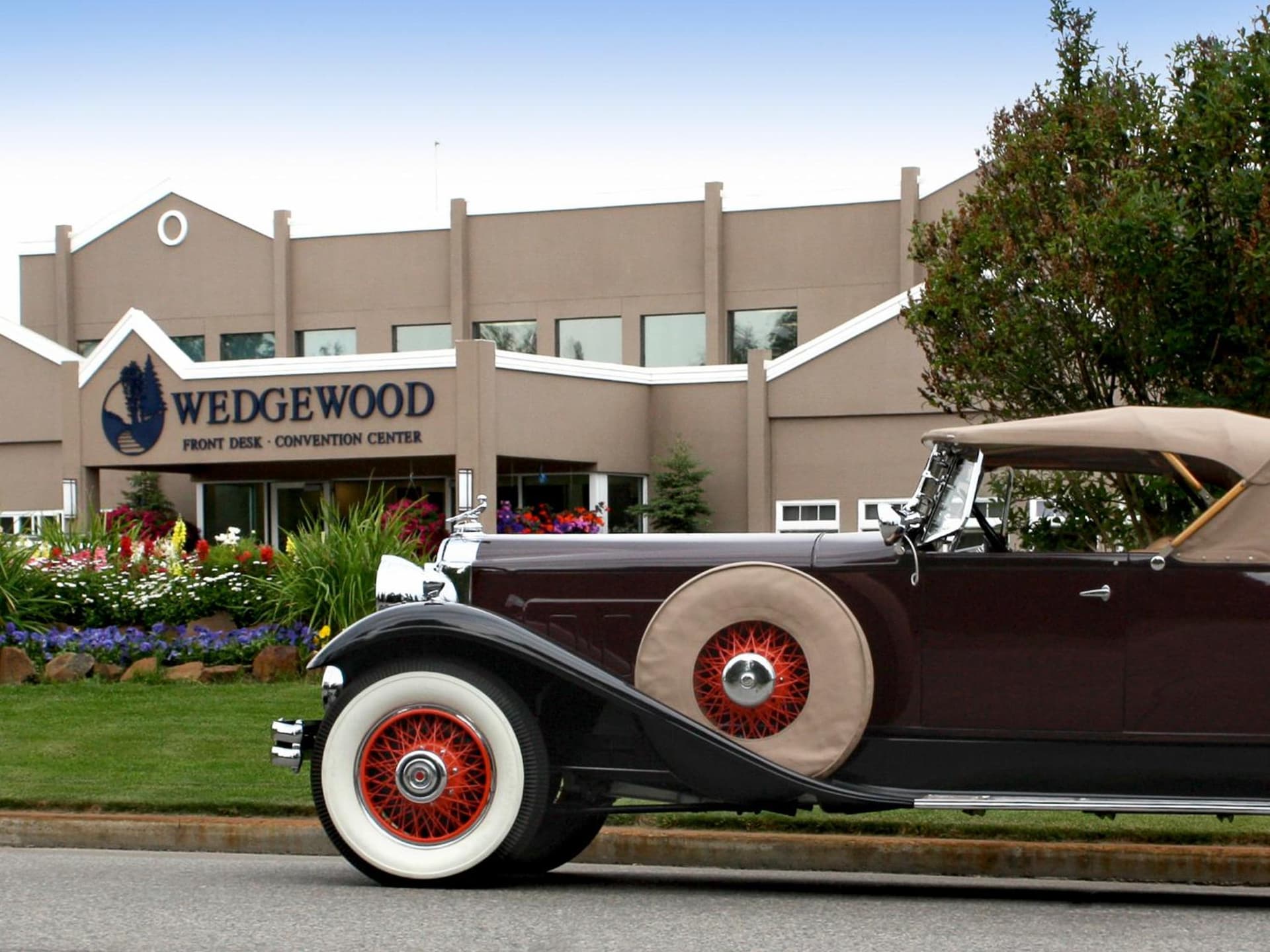 Wedgewood Resort featured exterior or lobby in Fairbanks, AK — similar hotel