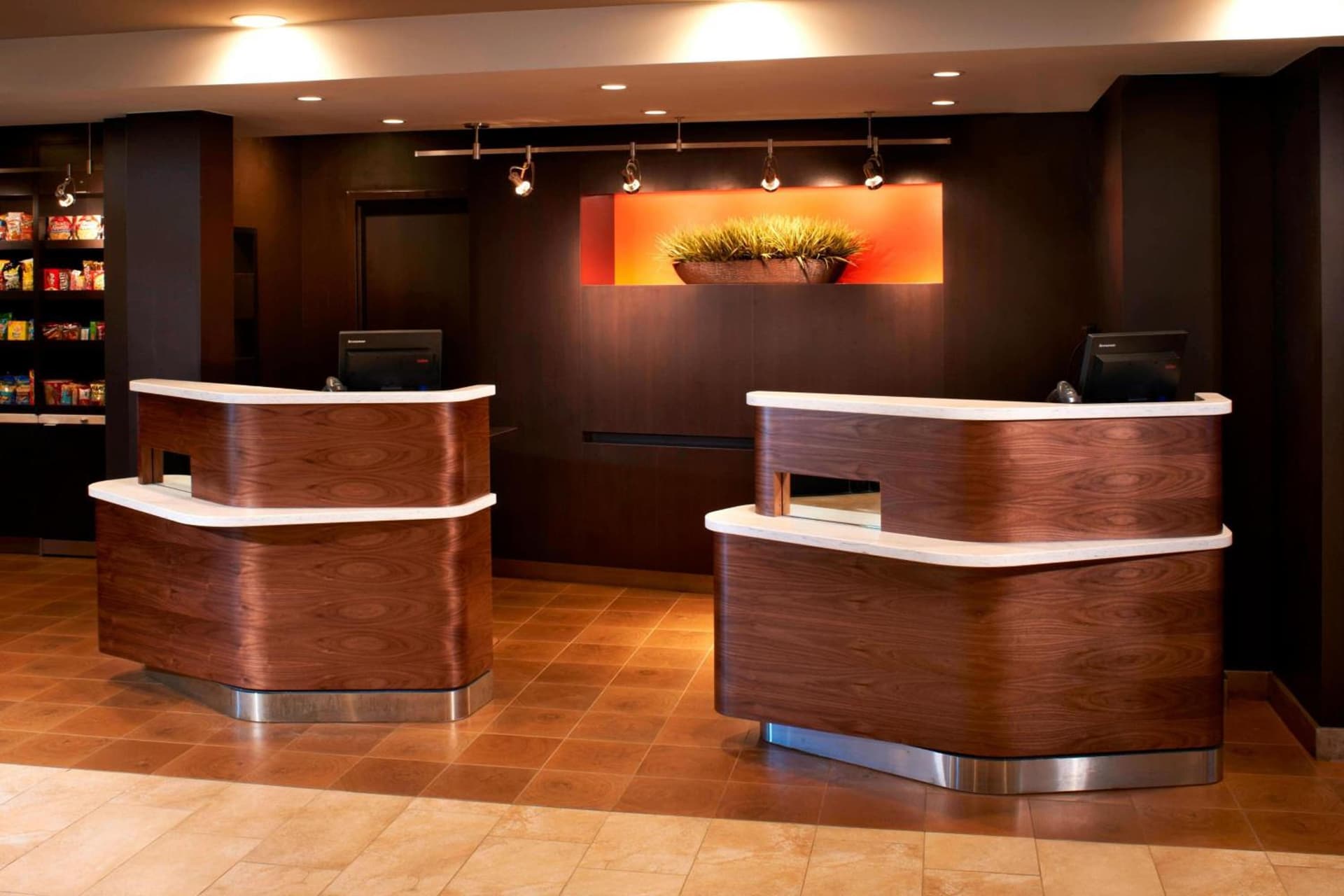 Courtyard Toledo Rossford/Perrysburg interior in Rossford, OH — gallery photo 2