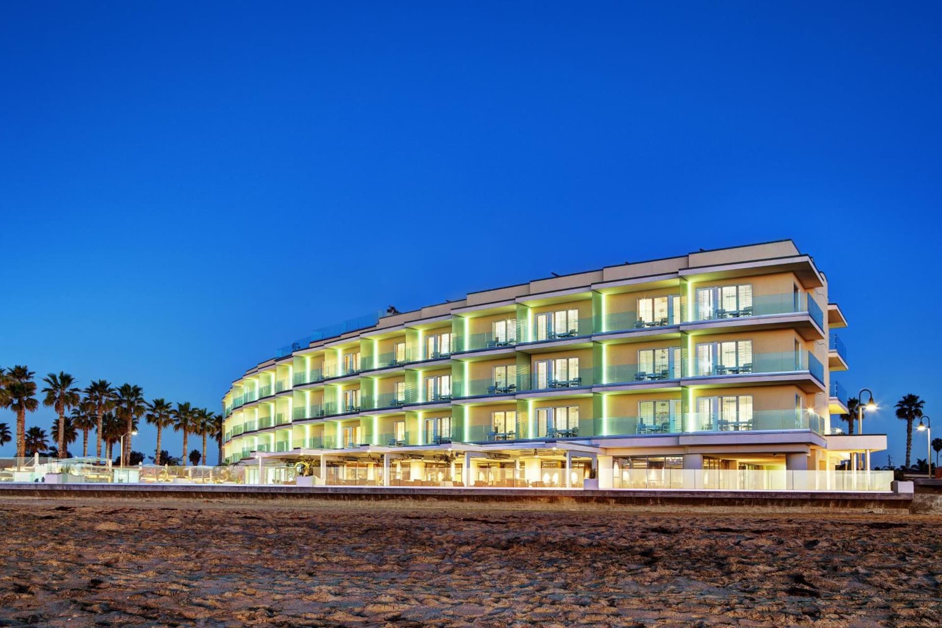 Pier South Resort, Autograph Collection interior in Imperial Beach, CA — gallery photo 2