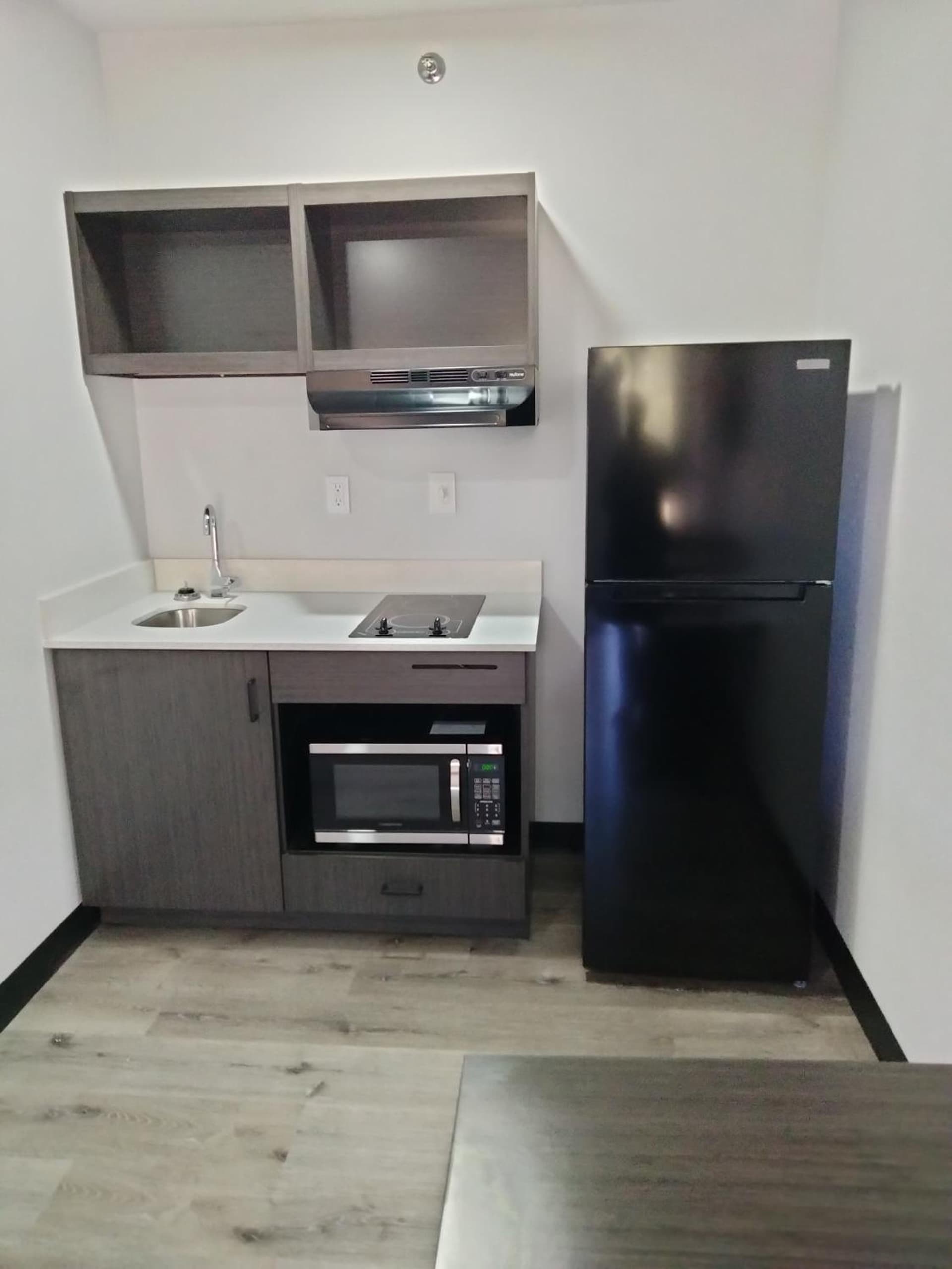 Southern Suites Forest Park interior in Forest Park, GA — gallery photo 2
