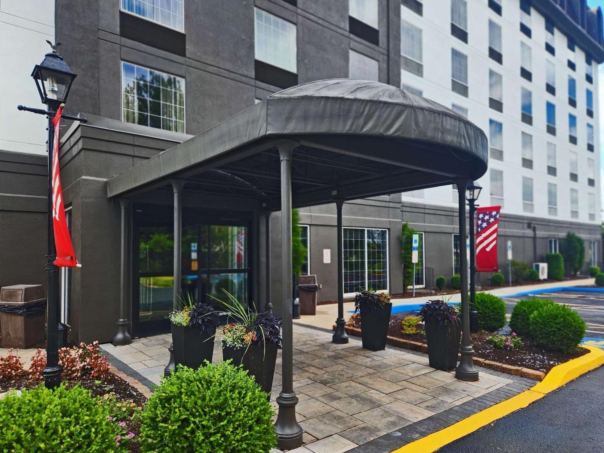 Best Western Chocolate Inn at the Park property views in Hershey, PA — gallery photo 3