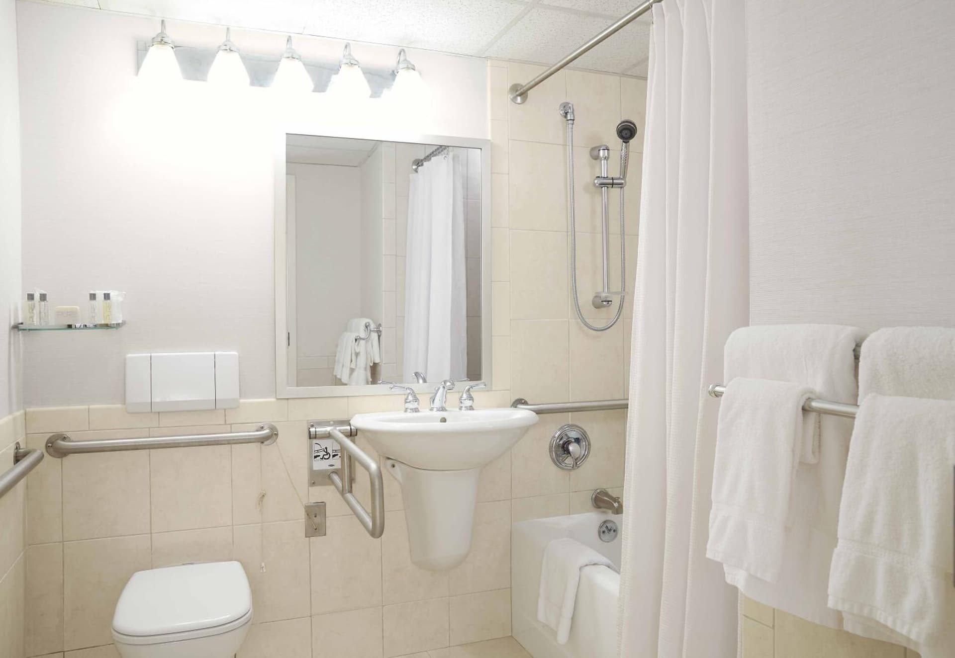 Ethan Allen Hotel gallery photo in Danbury, CT — image 29