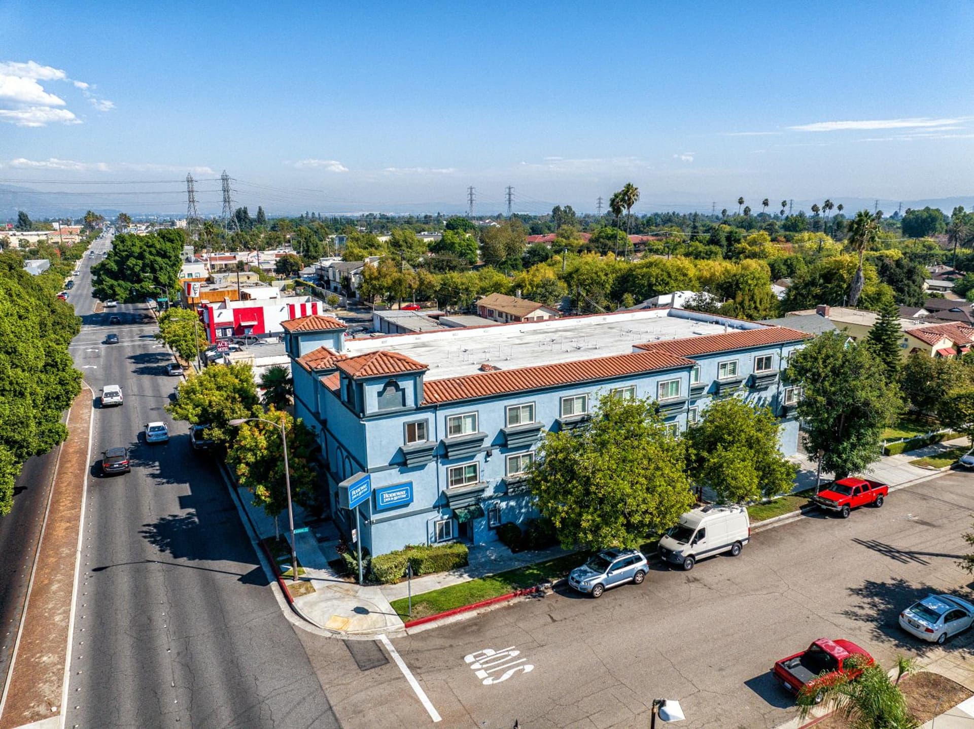 Rodeway Inn & Suites Pasadena gallery photo in Pasadena, CA — image 16
