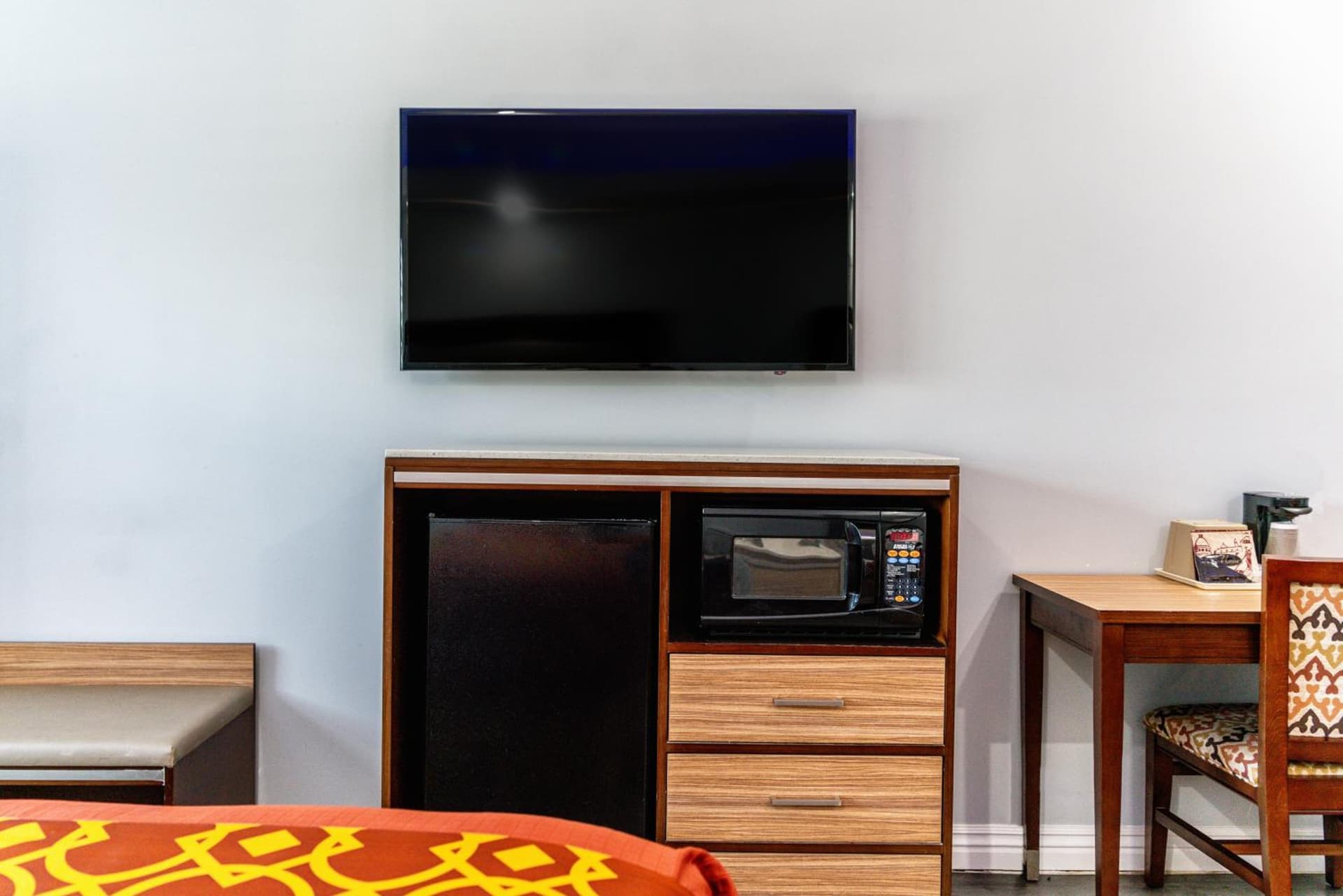 Rodeway Inn & Suites Pasadena gallery photo in Pasadena, CA — image 18
