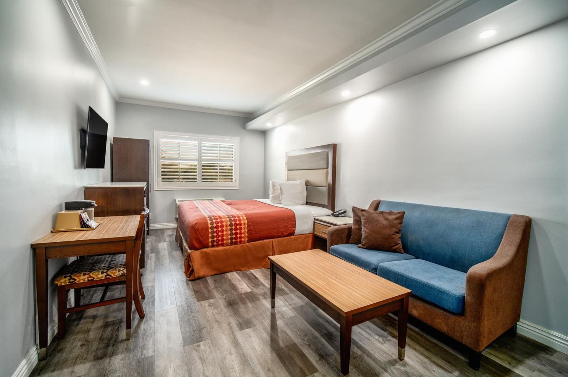 Rodeway Inn & Suites Pasadena gallery photo in Pasadena, CA — image 15