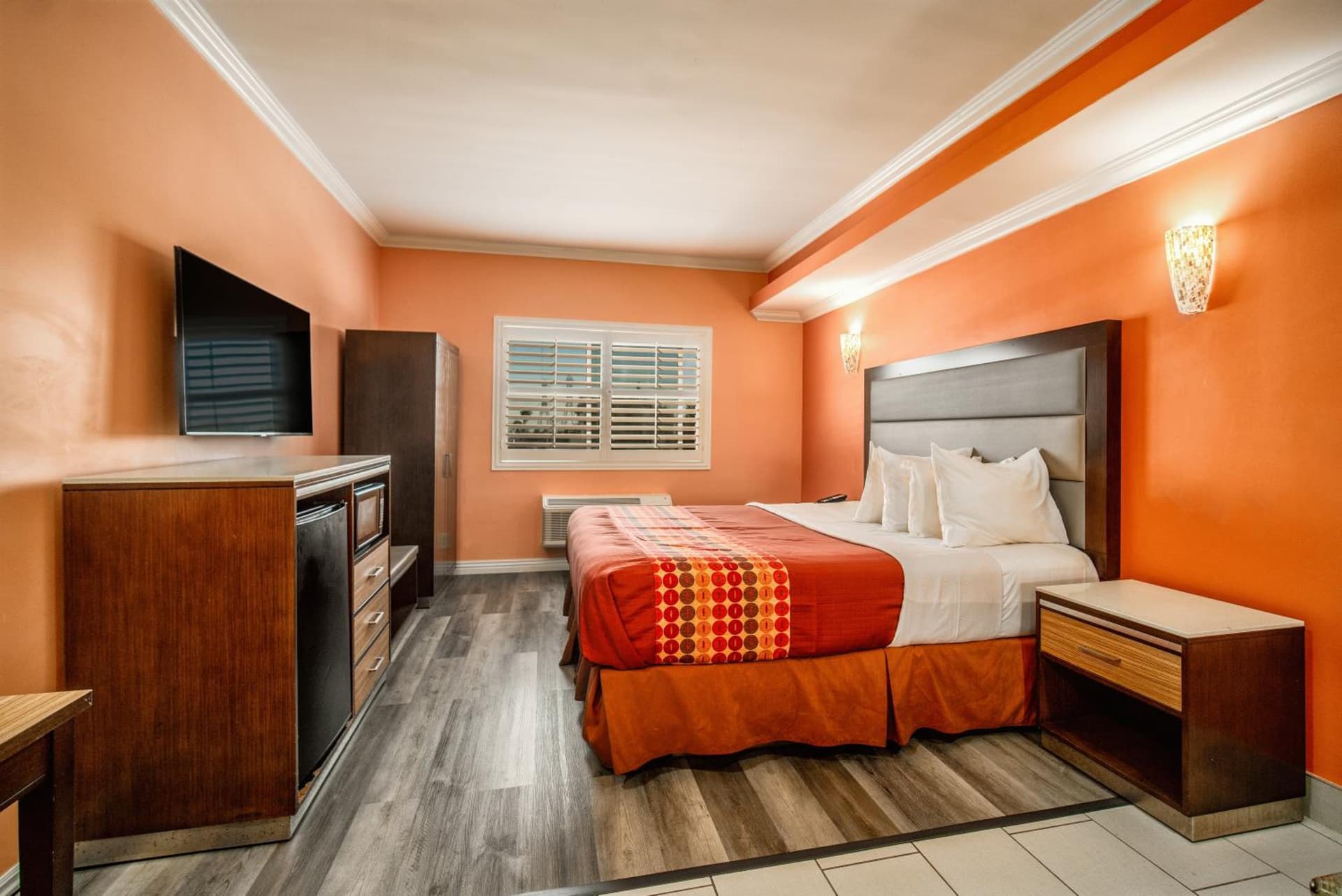 Rodeway Inn & Suites Pasadena gallery photo in Pasadena, CA — image 85