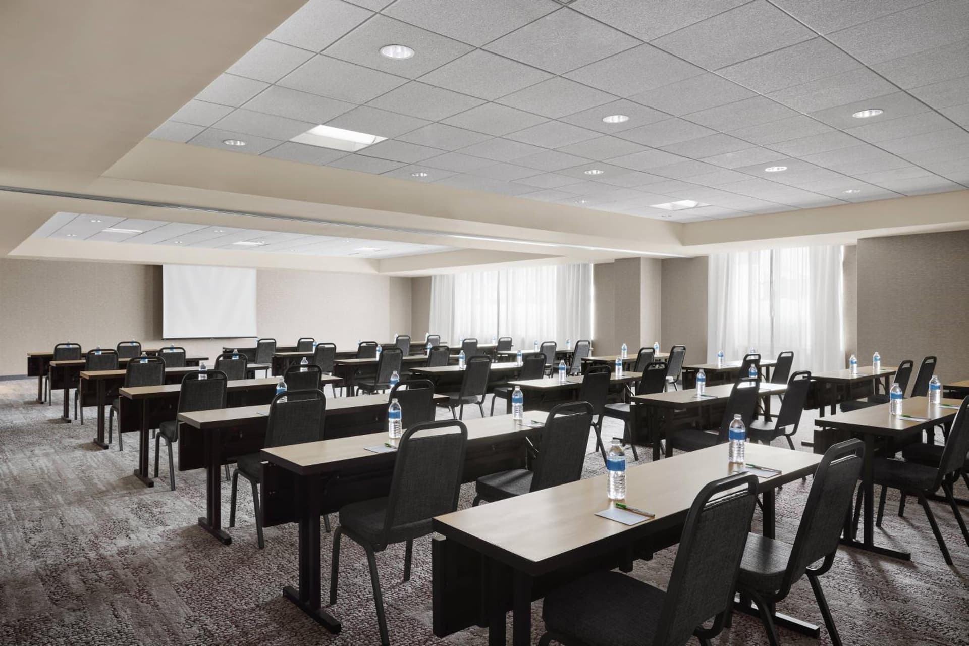 Courtyard by Marriott Newark Downtown gallery photo in Newark, NJ — image 23