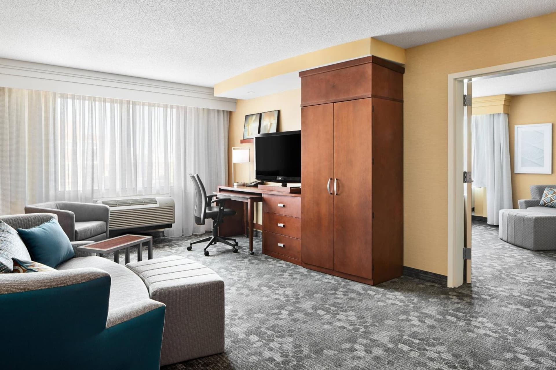 Courtyard by Marriott Newark Downtown gallery photo in Newark, NJ — image 12