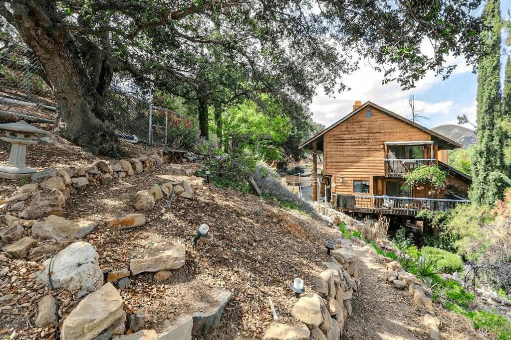 Horse ranch near Malibu beaches featured exterior or lobby in Agoura Hills, CA — similar hotel