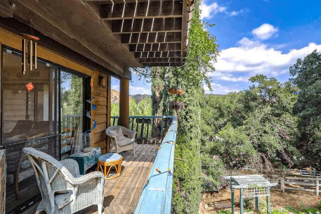 Horse ranch near Malibu beaches property views in Agoura Hills, CA — gallery photo 3