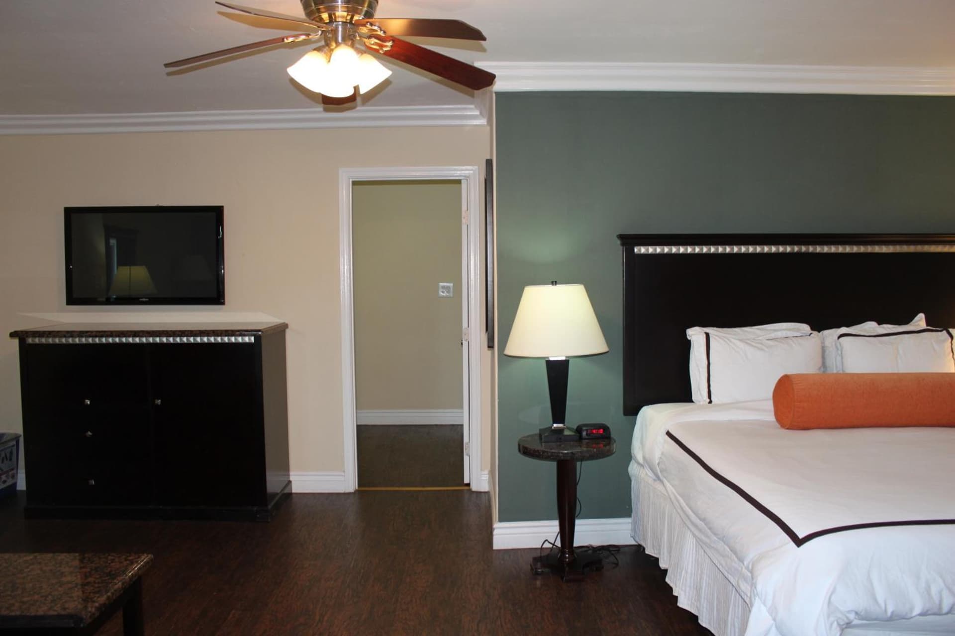 Quality Inn & Suites Santa Maria gallery photo in Santa Maria, CA — image 64