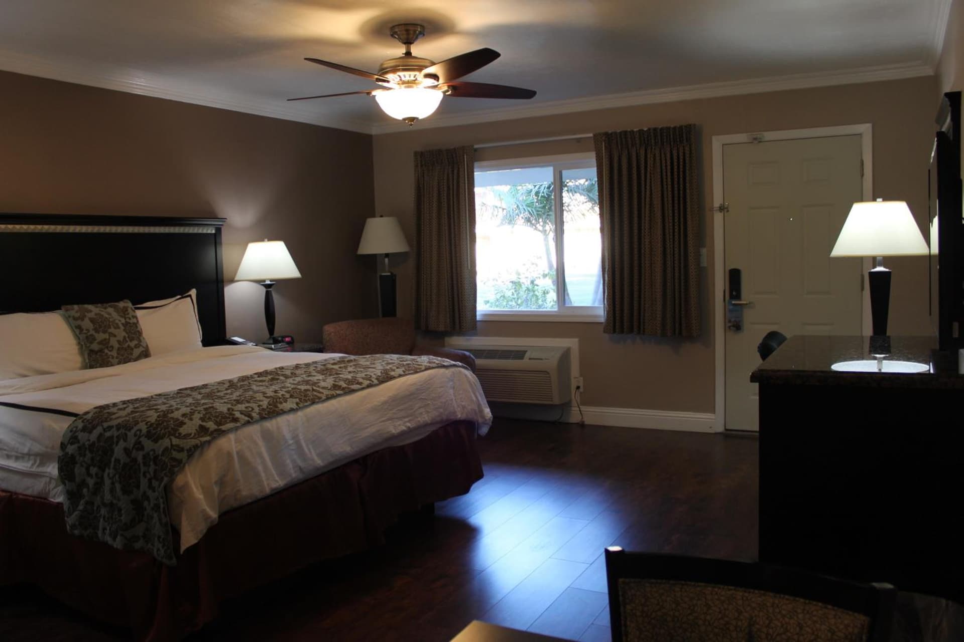 Quality Inn & Suites Santa Maria gallery photo in Santa Maria, CA — image 91
