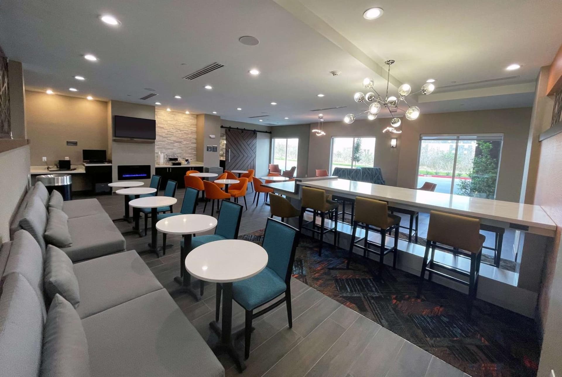 La Quinta Inn & Suites by Wyndham Sulphur Lake Charles property views in Sulphur, LA — gallery photo 3