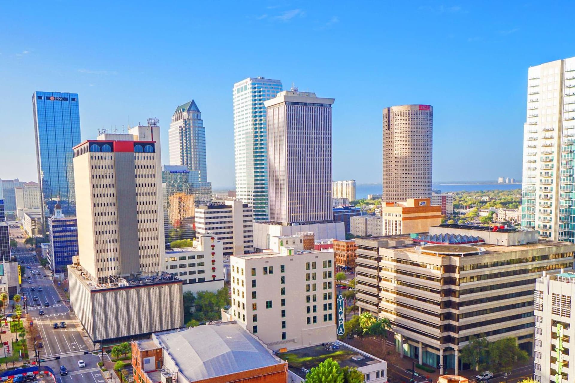 Hotel Flor Tampa Downtown, Tapestry Collection By Hilton gallery photo in Tampa, FL — image 8