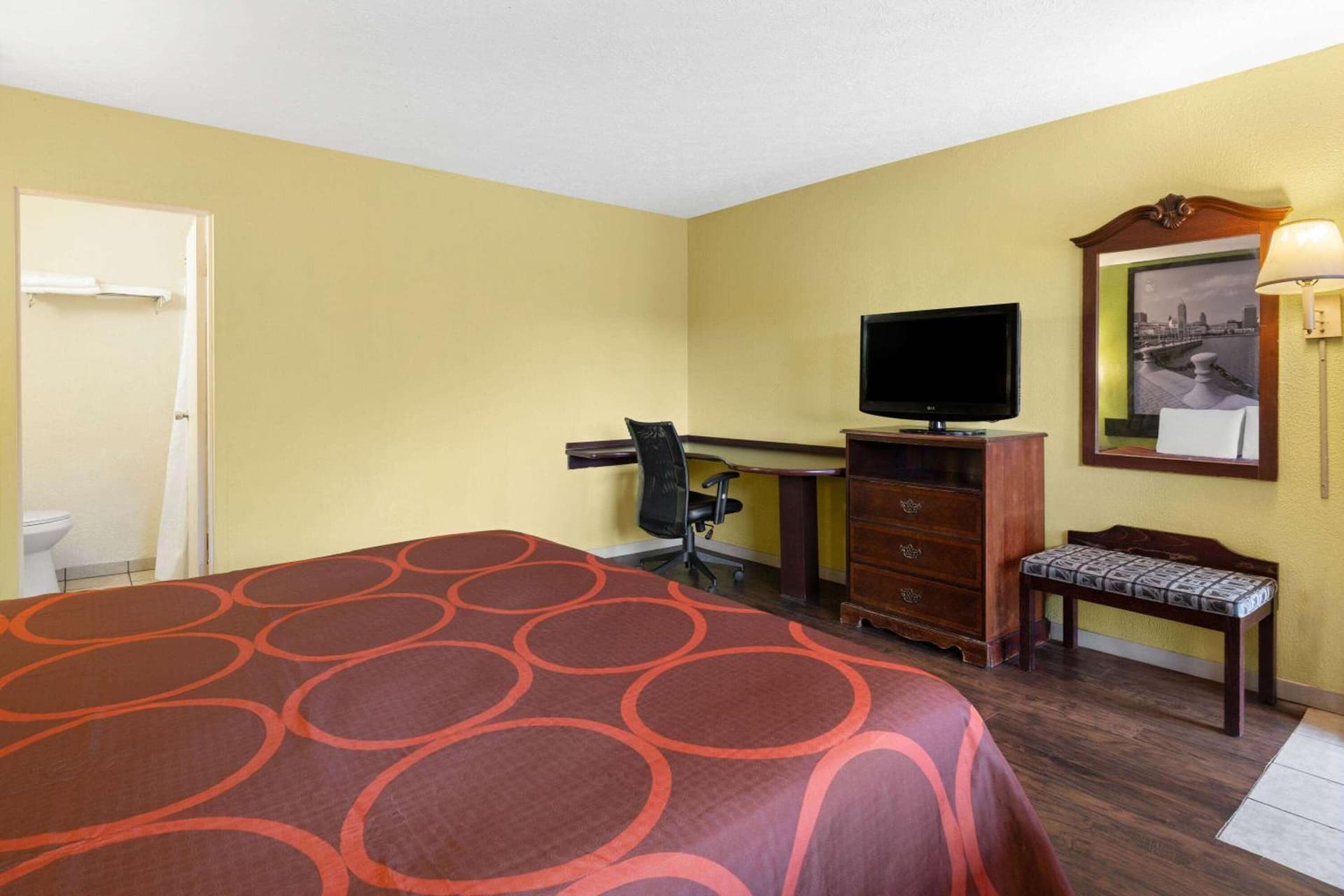 Super 8 by Wyndham Youngstown Girard gallery photo in Youngstown, OH — image 9
