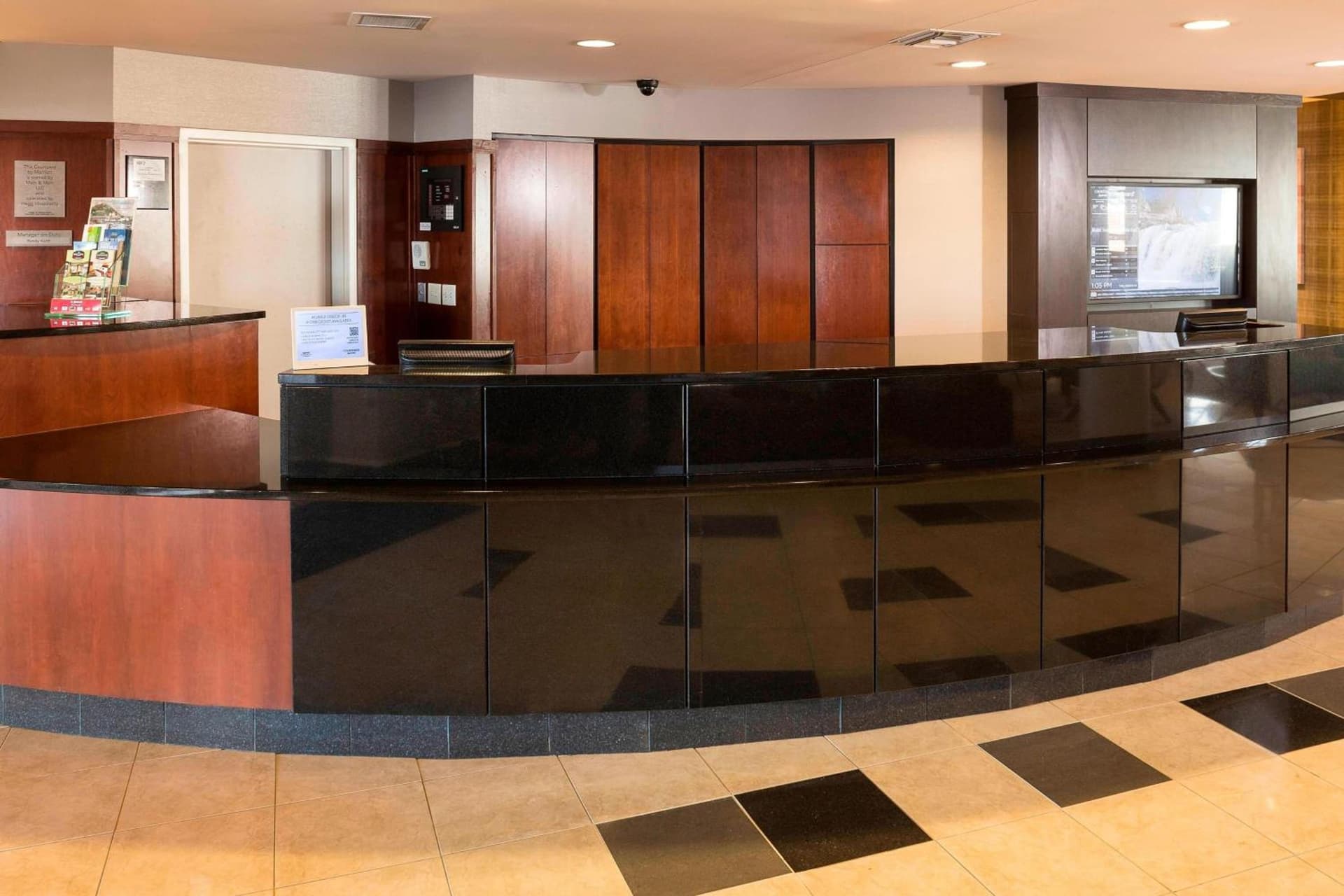 Courtyard By Marriott Sioux Falls interior in Sioux Falls, SD — gallery photo 2