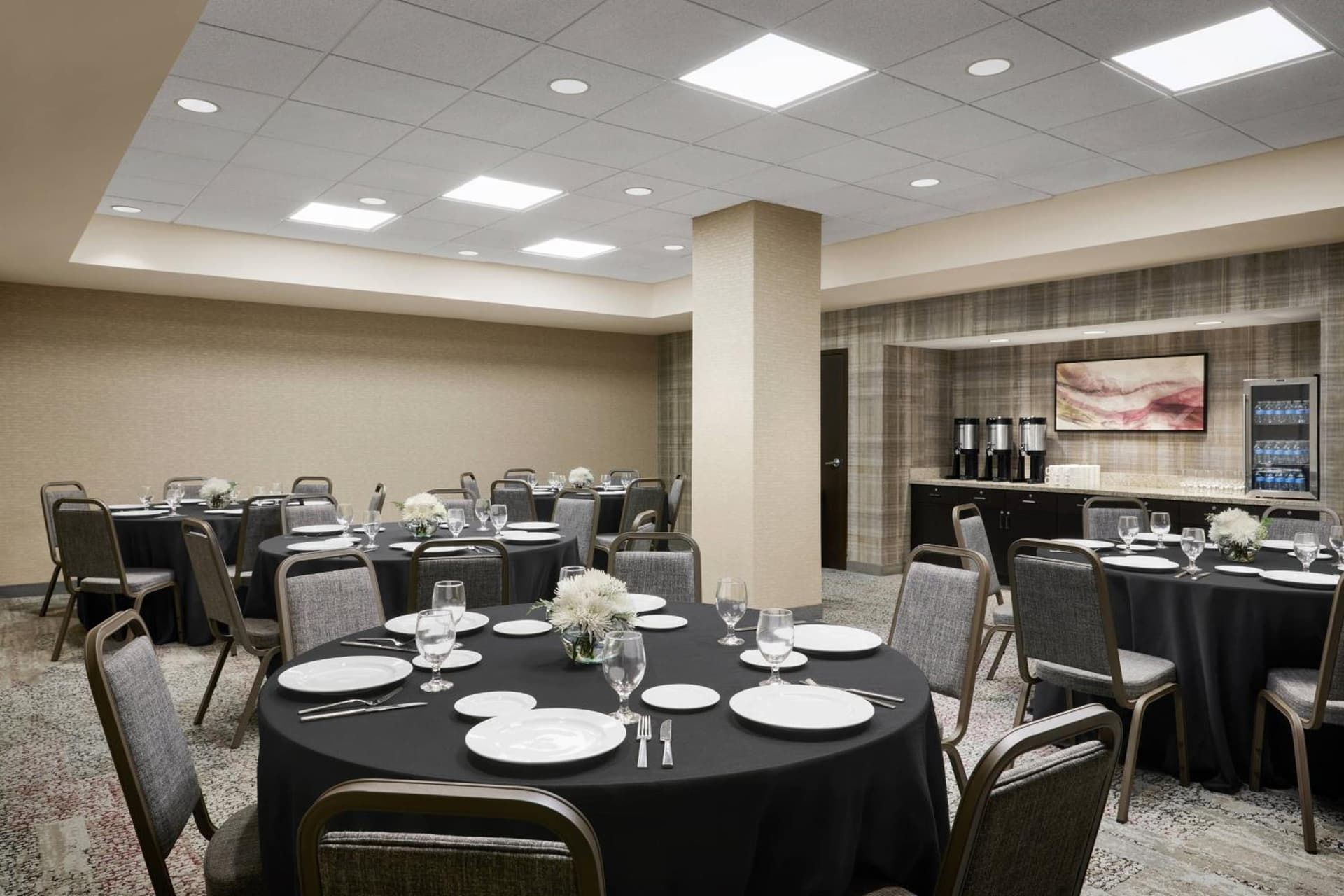 Courtyard by Marriott Newark Downtown gallery photo in Newark, NJ — image 5