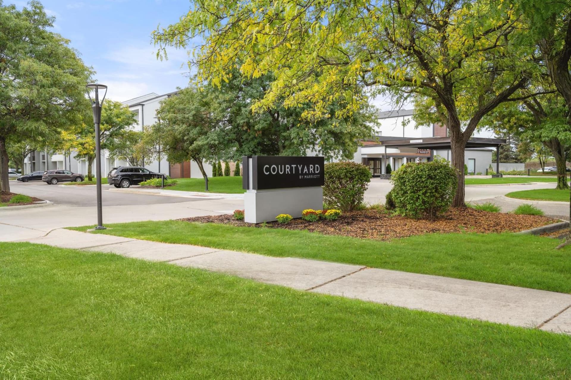 Courtyard Detroit Metro Airport Romulus — hotel in Romulus, Michigan