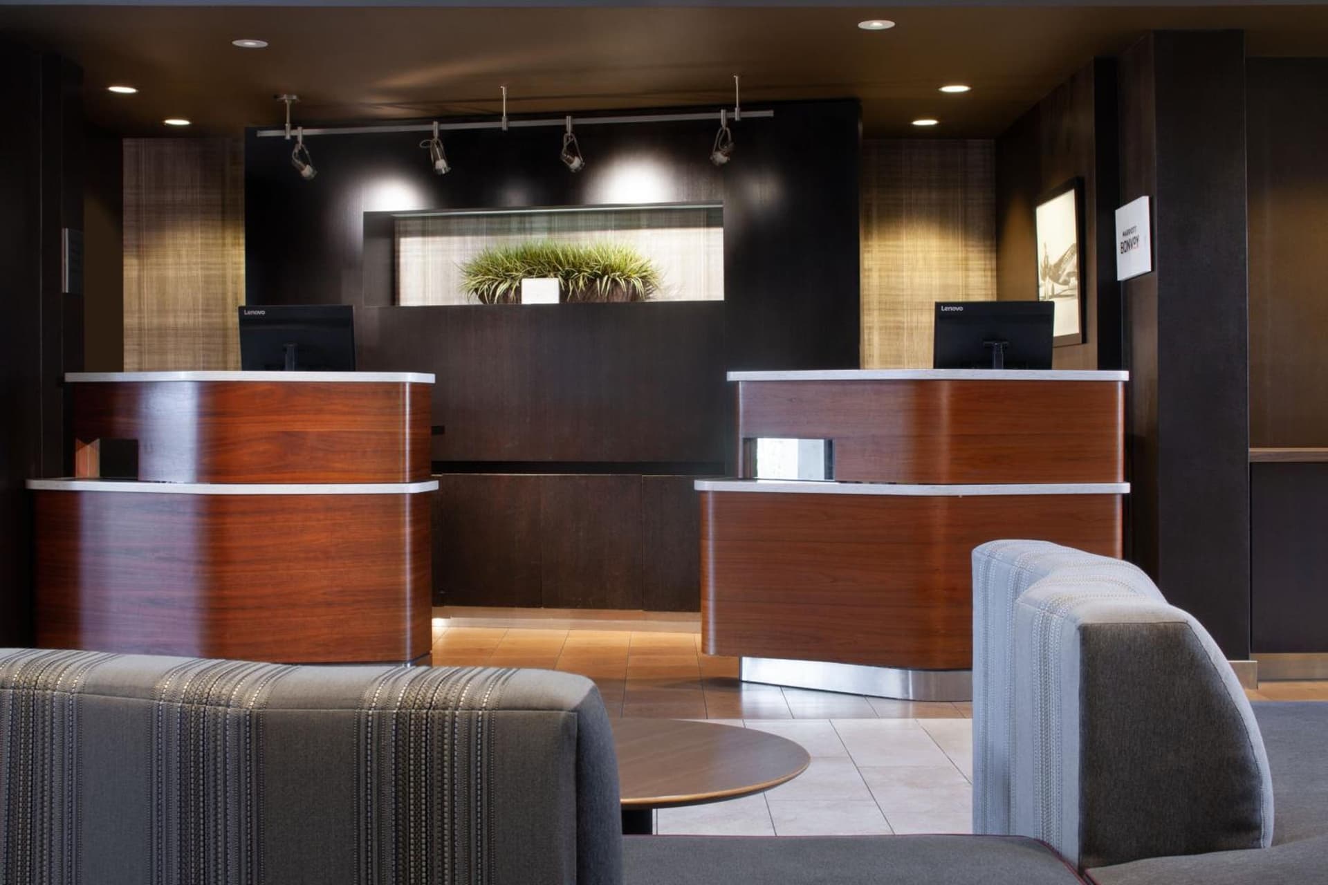 Courtyard by Marriott Oakland Airport gallery photo in Oakland, CA — image 35