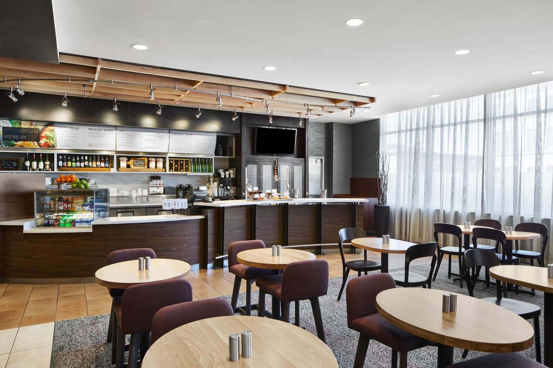 Courtyard by Marriott Newark Downtown gallery photo in Newark, NJ — image 38