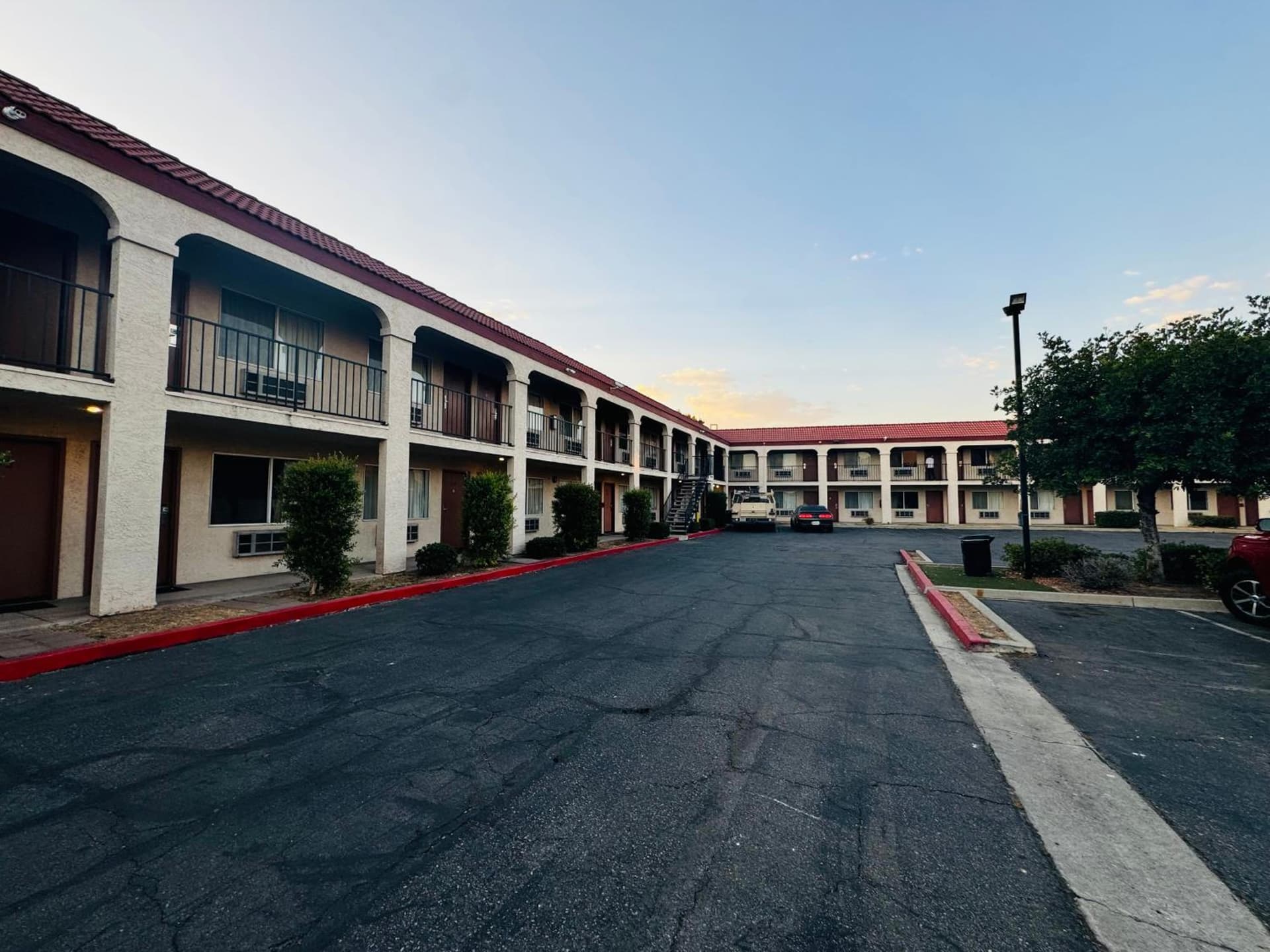 Casa Blanca Hotel - Azusa, Los Angeles property views in Azusa, CA — gallery photo 3