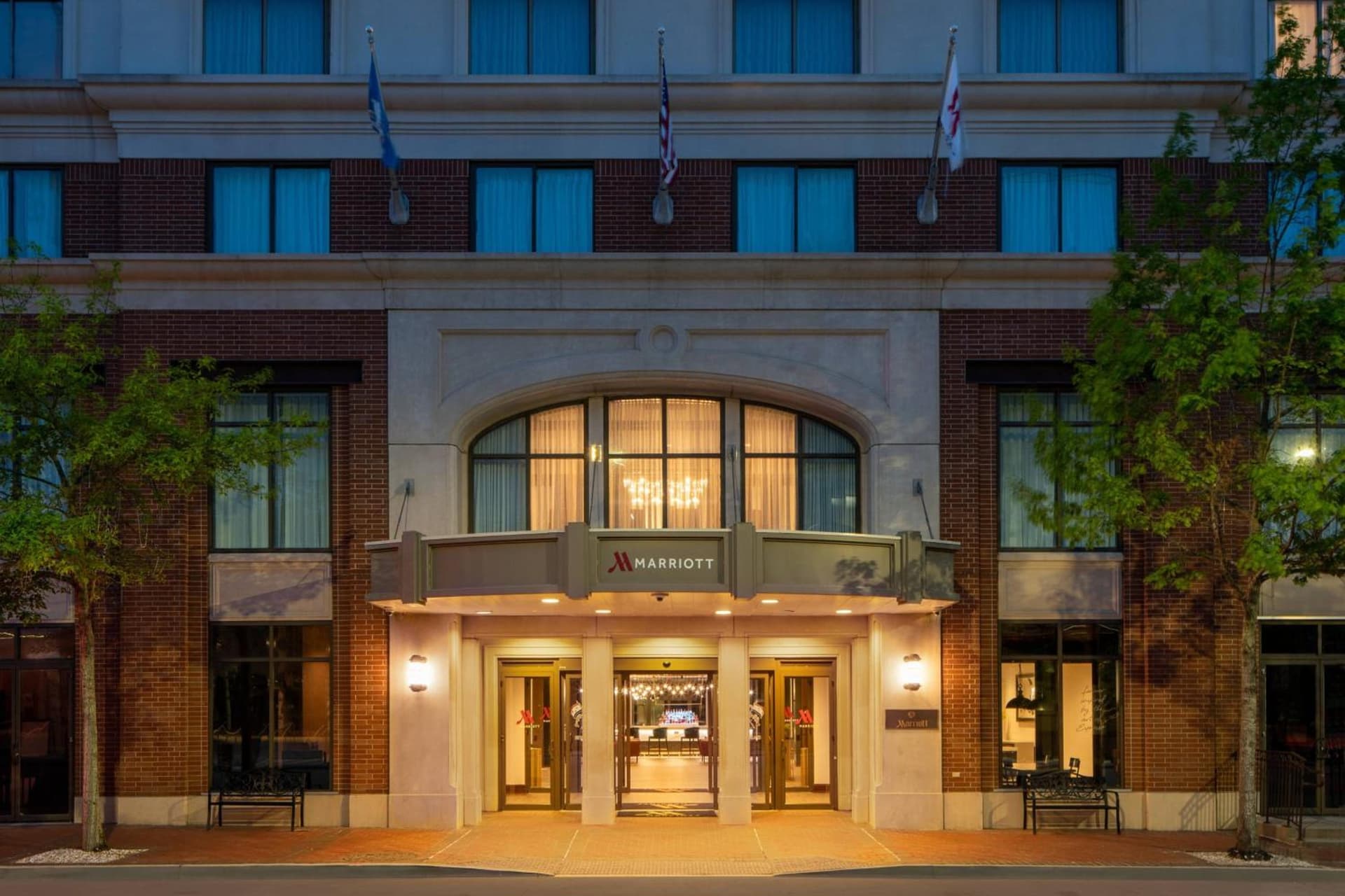New Orleans Marriott Warehouse Arts District interior in New Orleans, LA — gallery photo 2