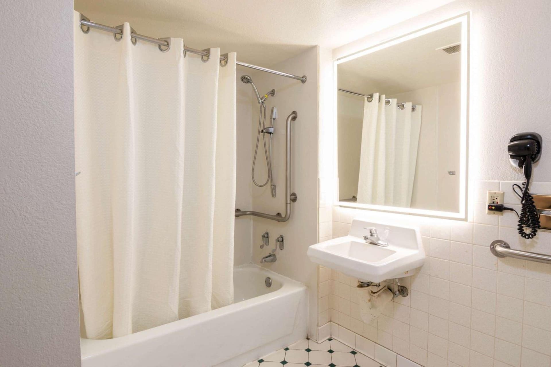 La Quinta Inn by Wyndham Stockton gallery photo in Stockton, CA — image 25