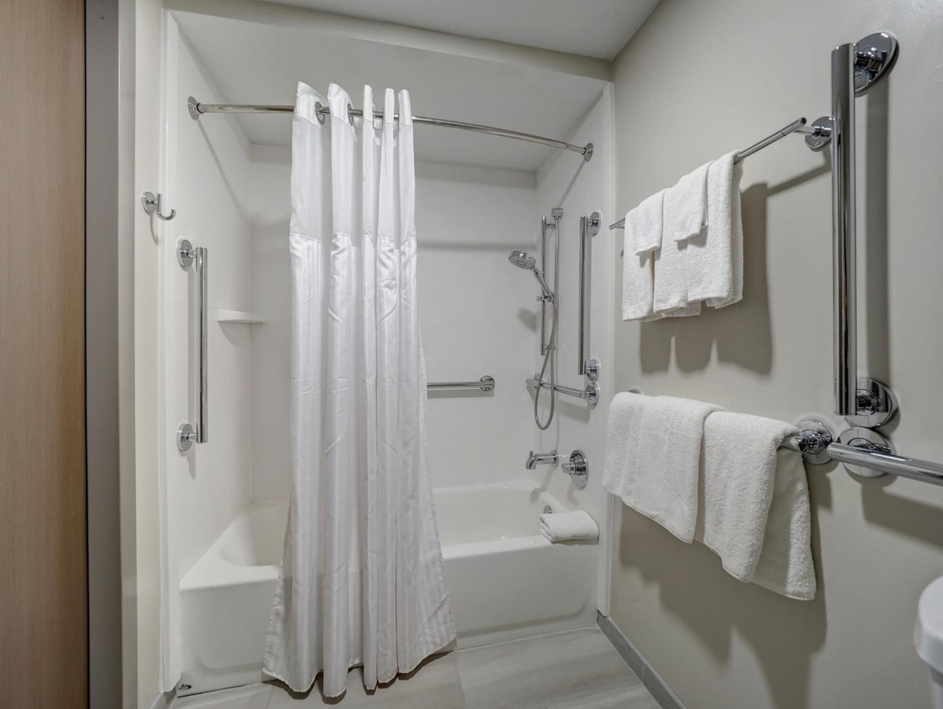 Holiday Inn Express Corpus Christi - Beachfront by IHG gallery photo in Corpus Christi, TX — image 18