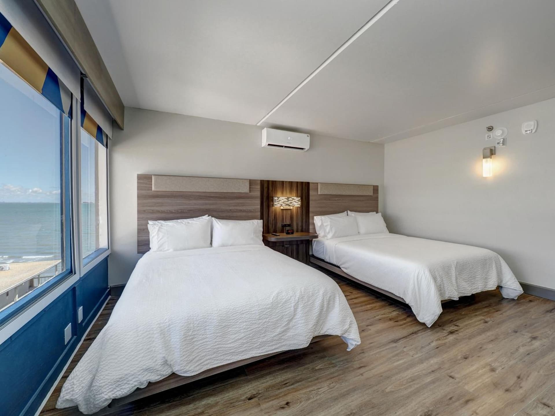 Holiday Inn Express Corpus Christi - Beachfront by IHG gallery photo in Corpus Christi, TX — image 21