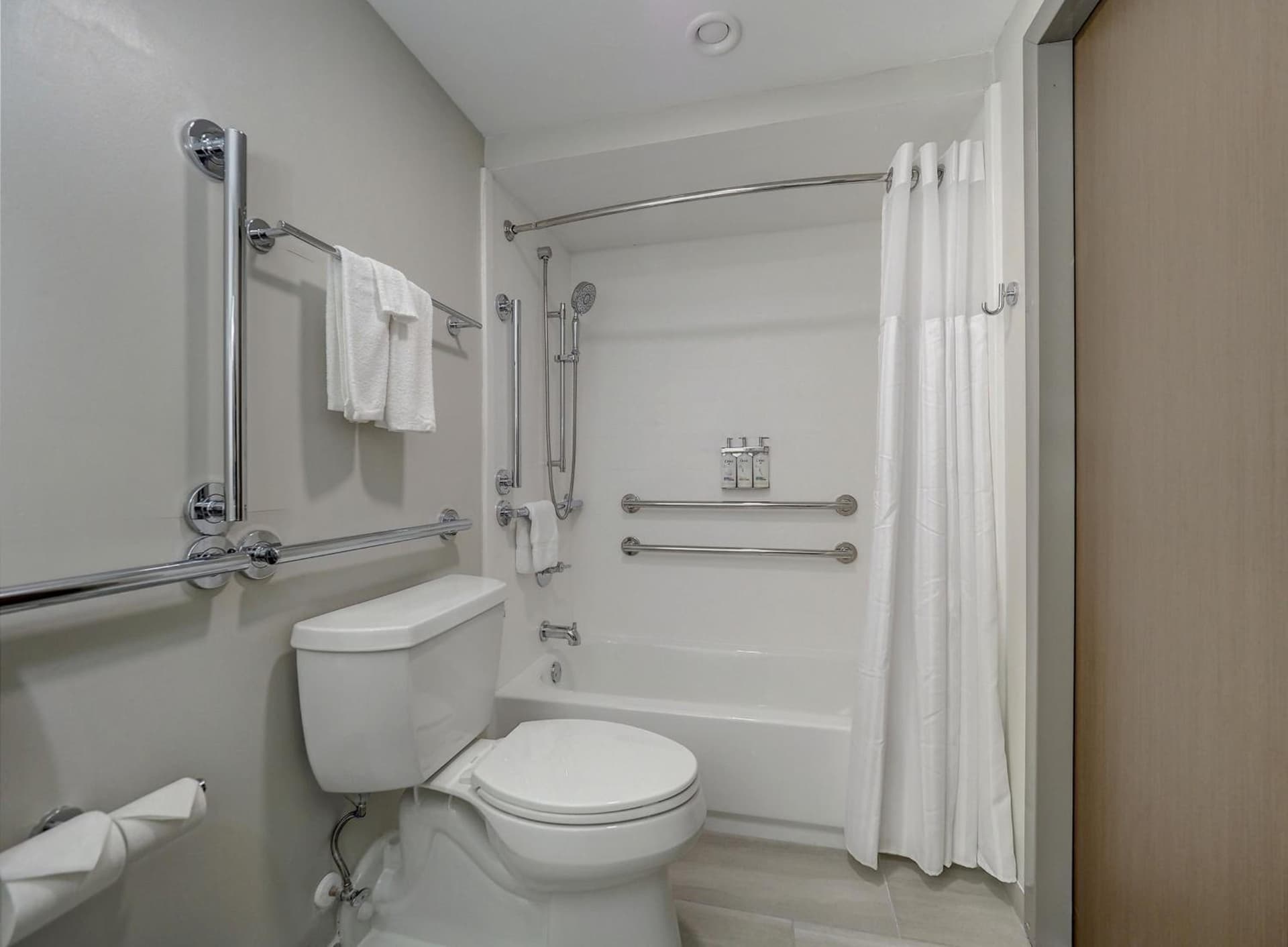 Holiday Inn Express Corpus Christi - Beachfront by IHG gallery photo in Corpus Christi, TX — image 19