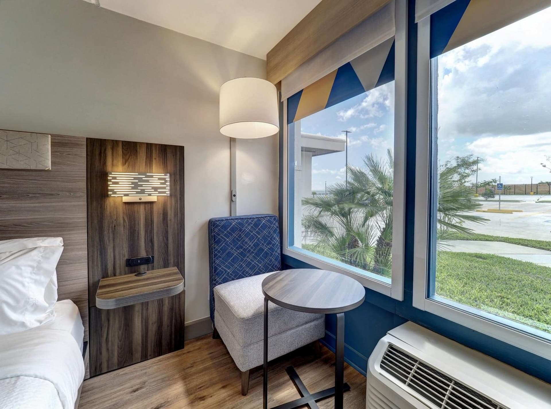 Holiday Inn Express Corpus Christi - Beachfront by IHG gallery photo in Corpus Christi, TX — image 30