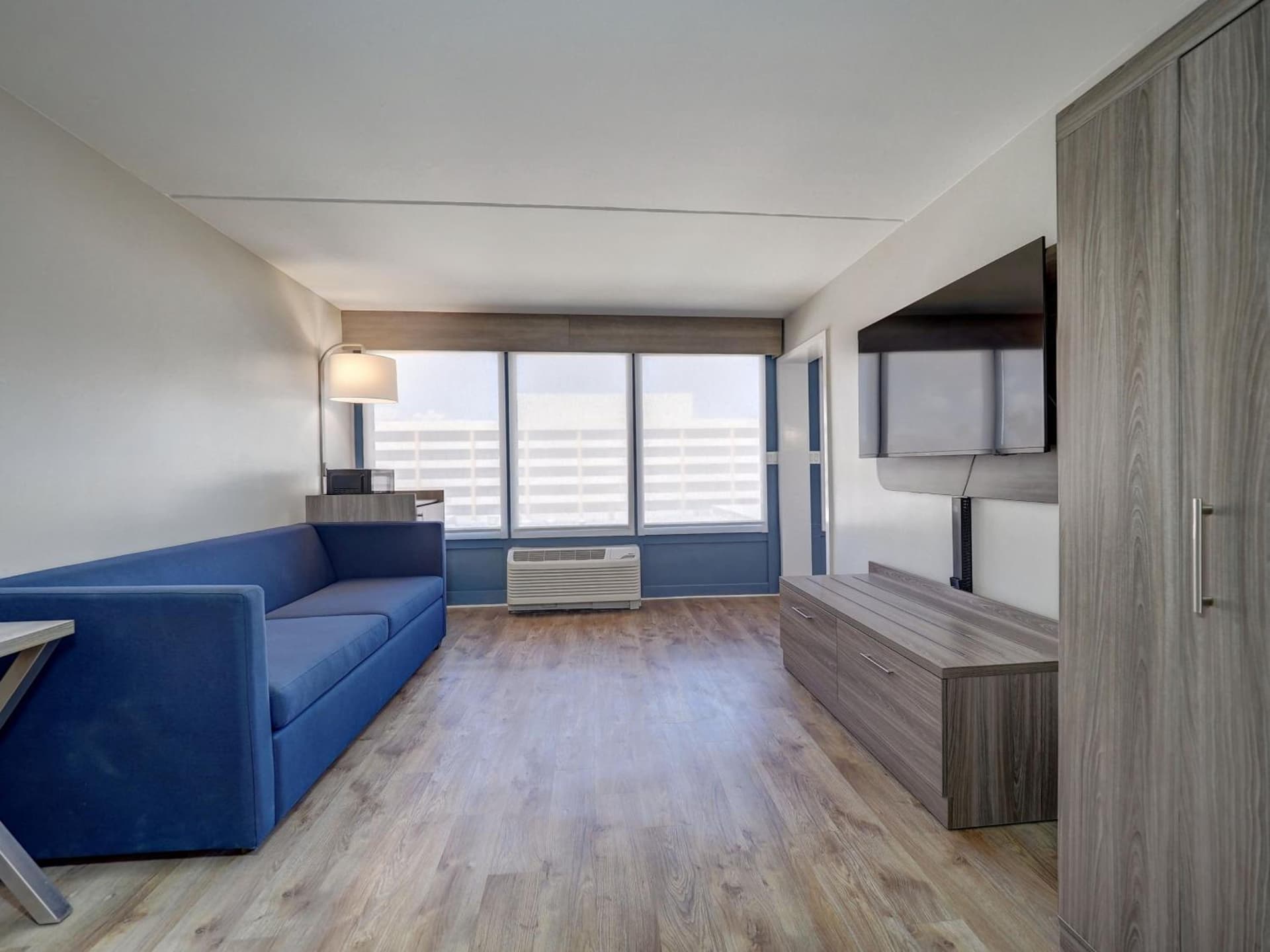 Holiday Inn Express Corpus Christi - Beachfront by IHG gallery photo in Corpus Christi, TX — image 73
