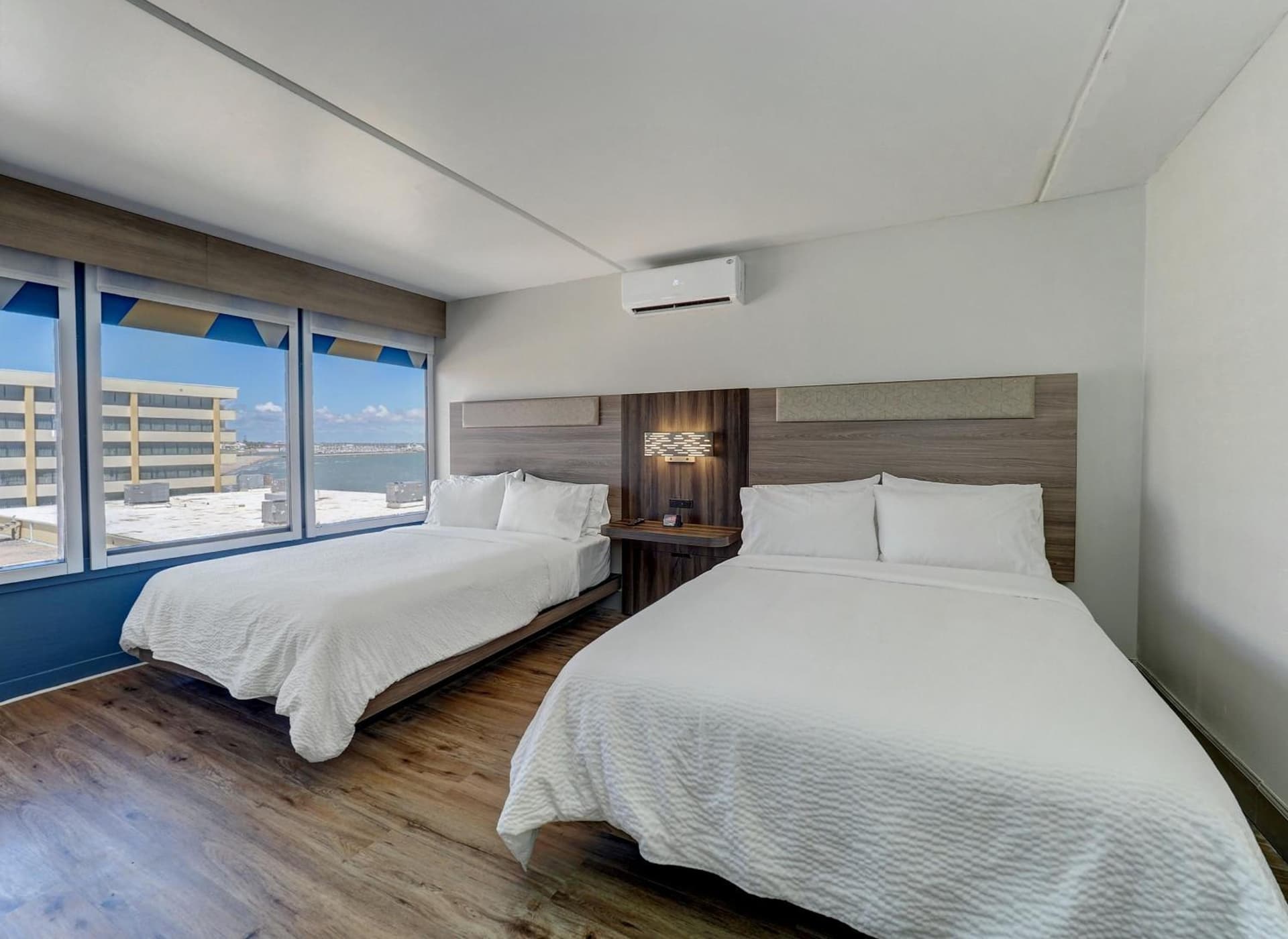 Holiday Inn Express Corpus Christi - Beachfront by IHG gallery photo in Corpus Christi, TX — image 61