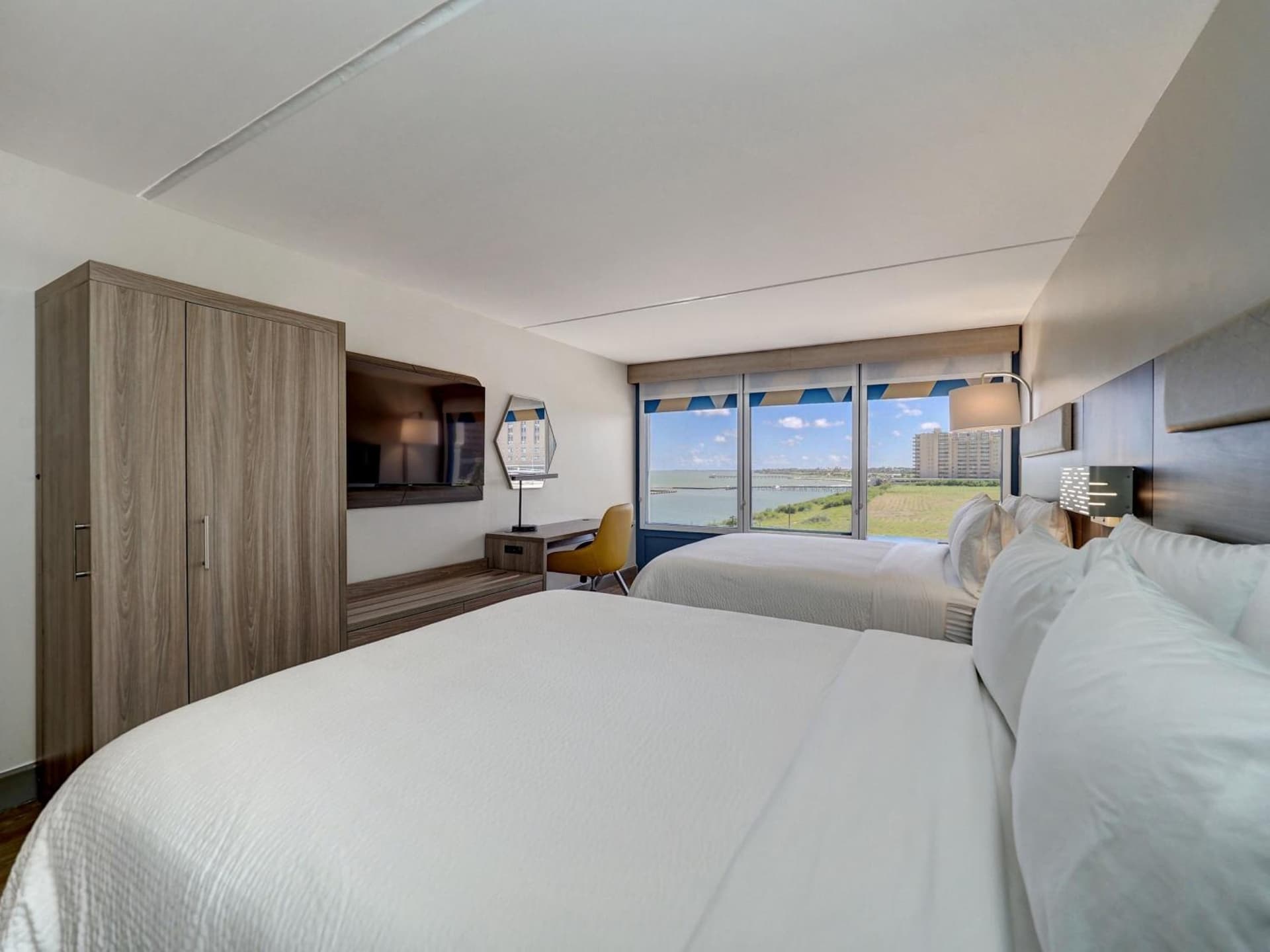 Holiday Inn Express Corpus Christi - Beachfront by IHG gallery photo in Corpus Christi, TX — image 104