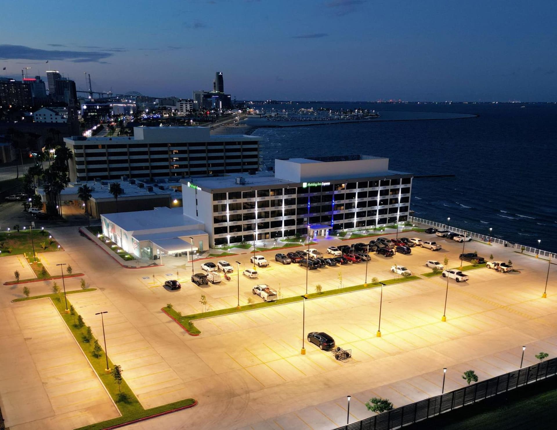 Holiday Inn Express Corpus Christi - Beachfront by IHG gallery photo in Corpus Christi, TX — image 16