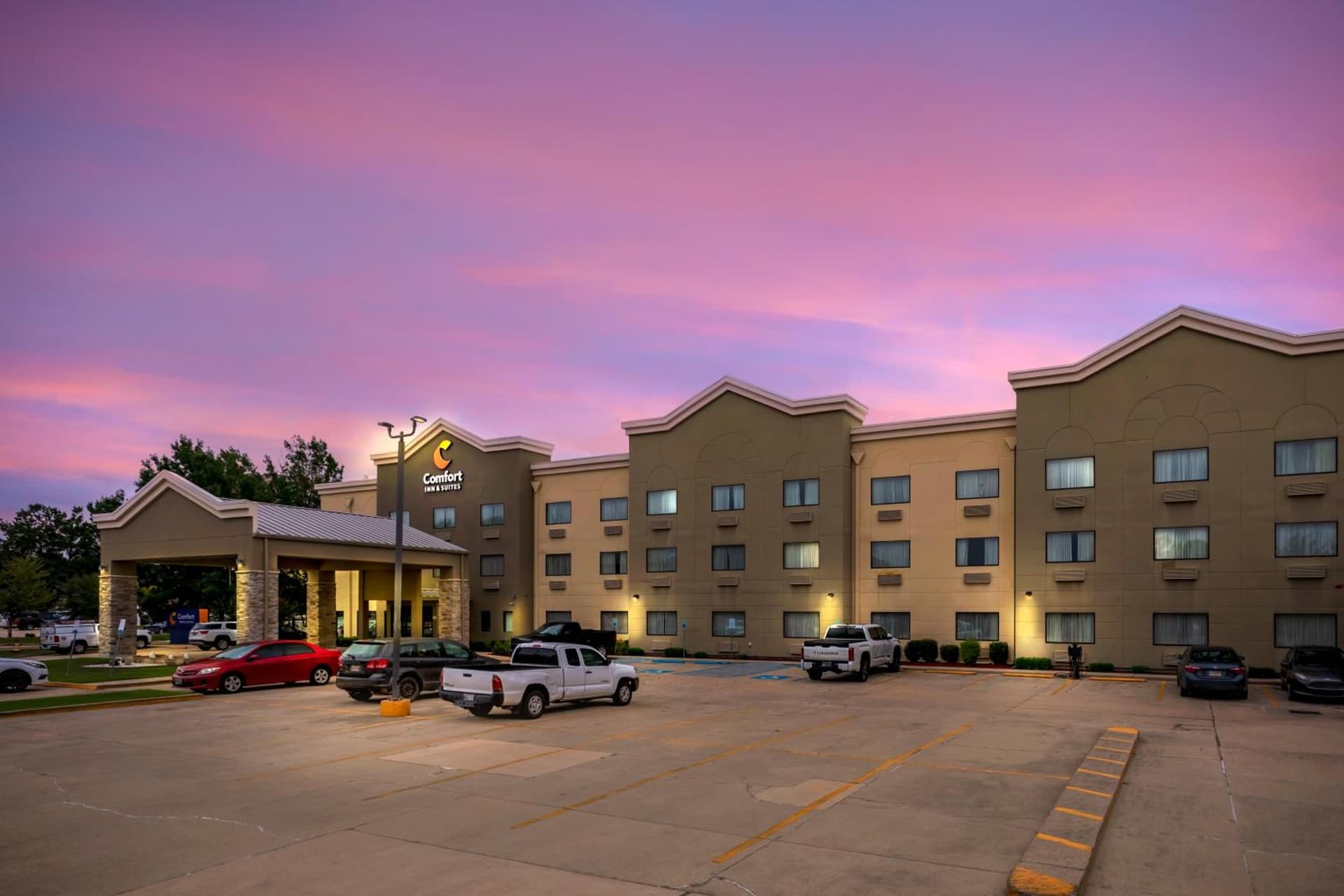 Comfort Inn & Suites Covington - Mandeville interior in Covington, LA — gallery photo 2
