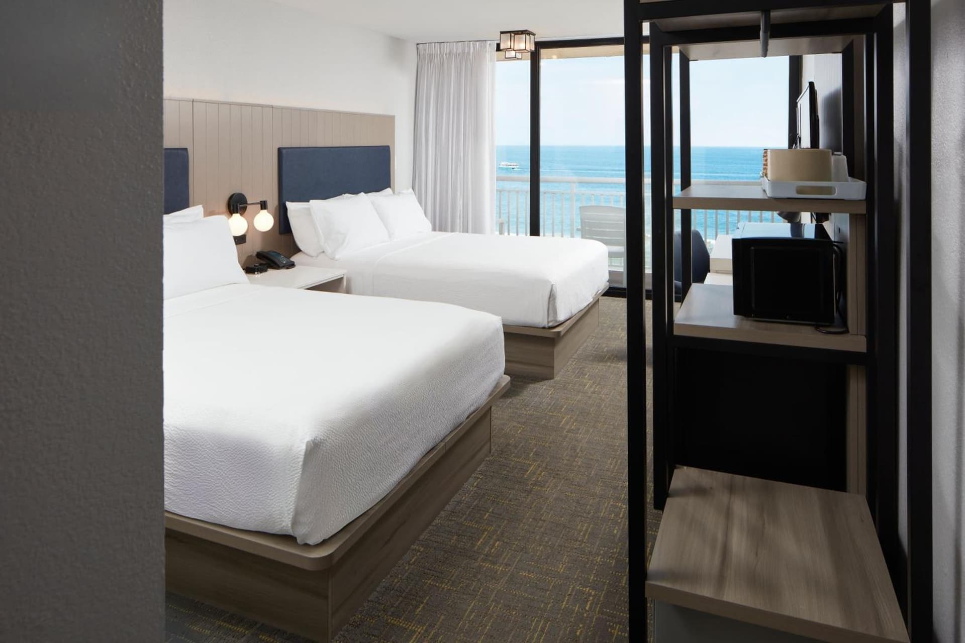 Four Points by Sheraton Virginia Beach Oceanfront gallery photo in Virginia Beach, VA — image 7