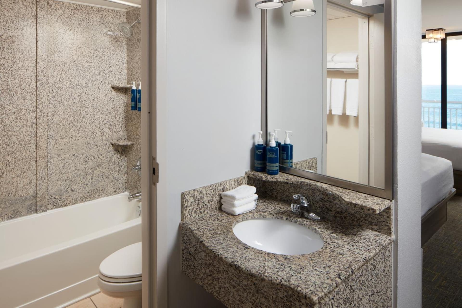 Four Points by Sheraton Virginia Beach Oceanfront gallery photo in Virginia Beach, VA — image 11