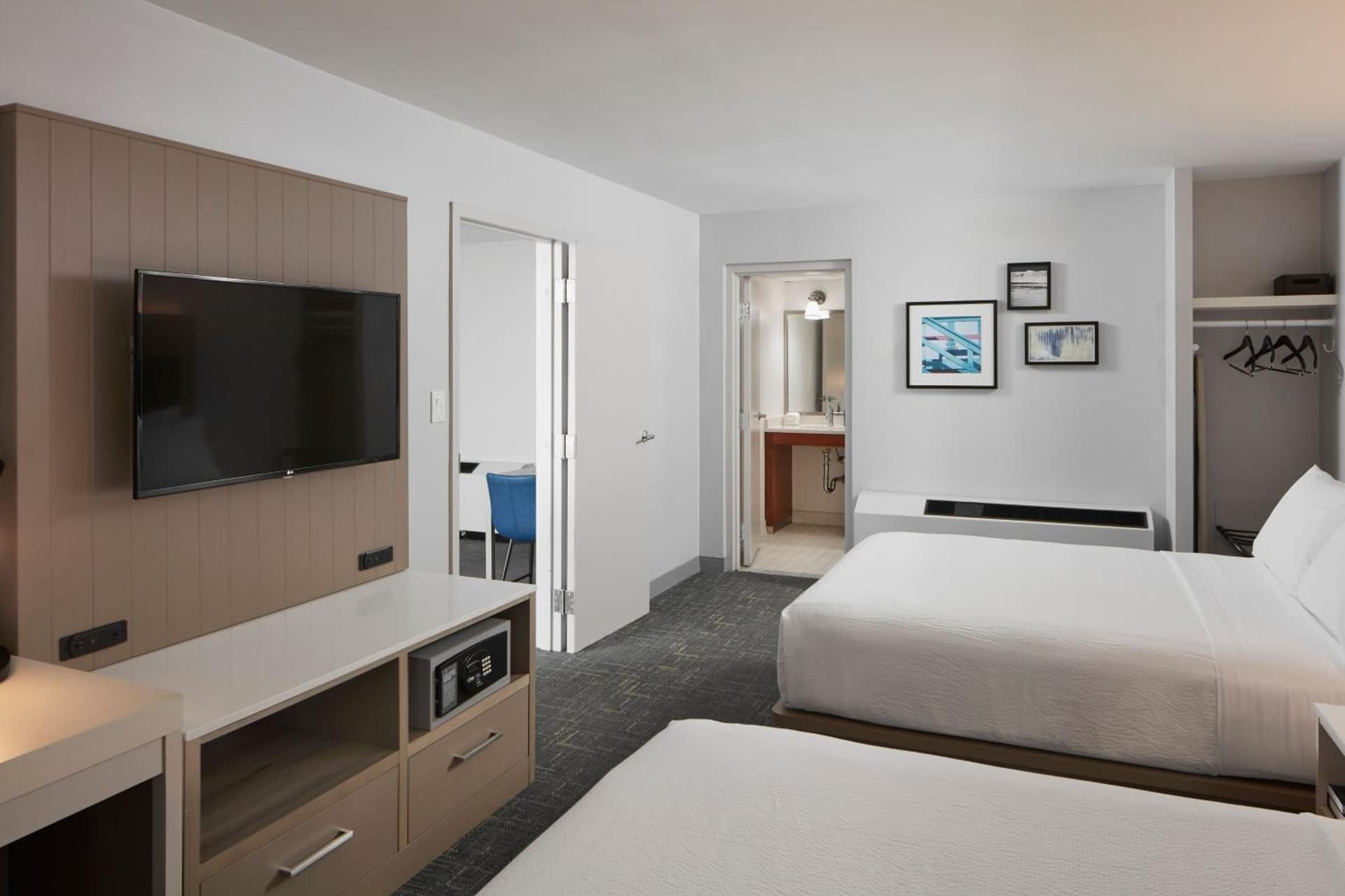 Four Points by Sheraton Virginia Beach Oceanfront gallery photo in Virginia Beach, VA — image 18