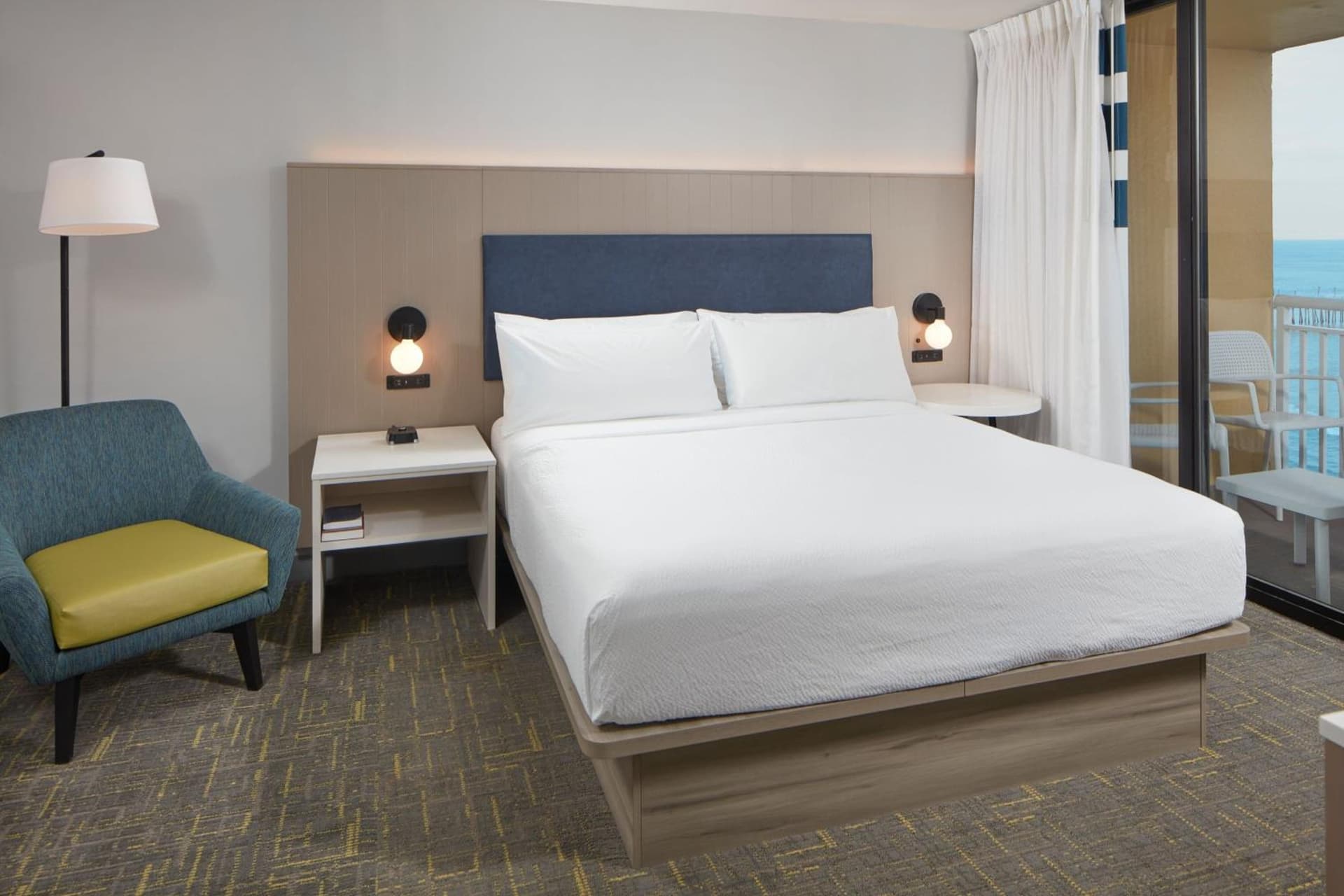 Four Points by Sheraton Virginia Beach Oceanfront gallery photo in Virginia Beach, VA — image 4