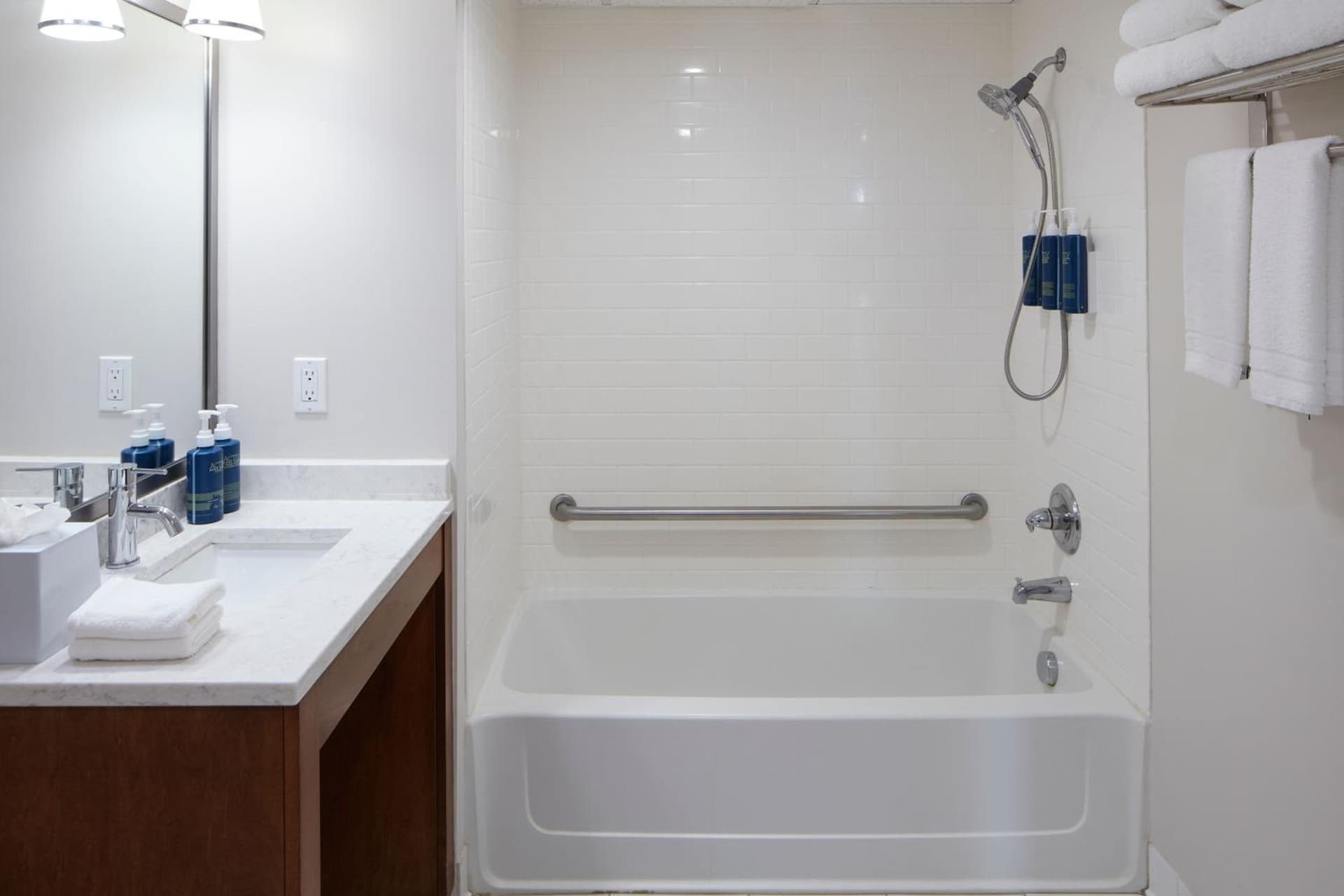 Four Points by Sheraton Virginia Beach Oceanfront gallery photo in Virginia Beach, VA — image 25