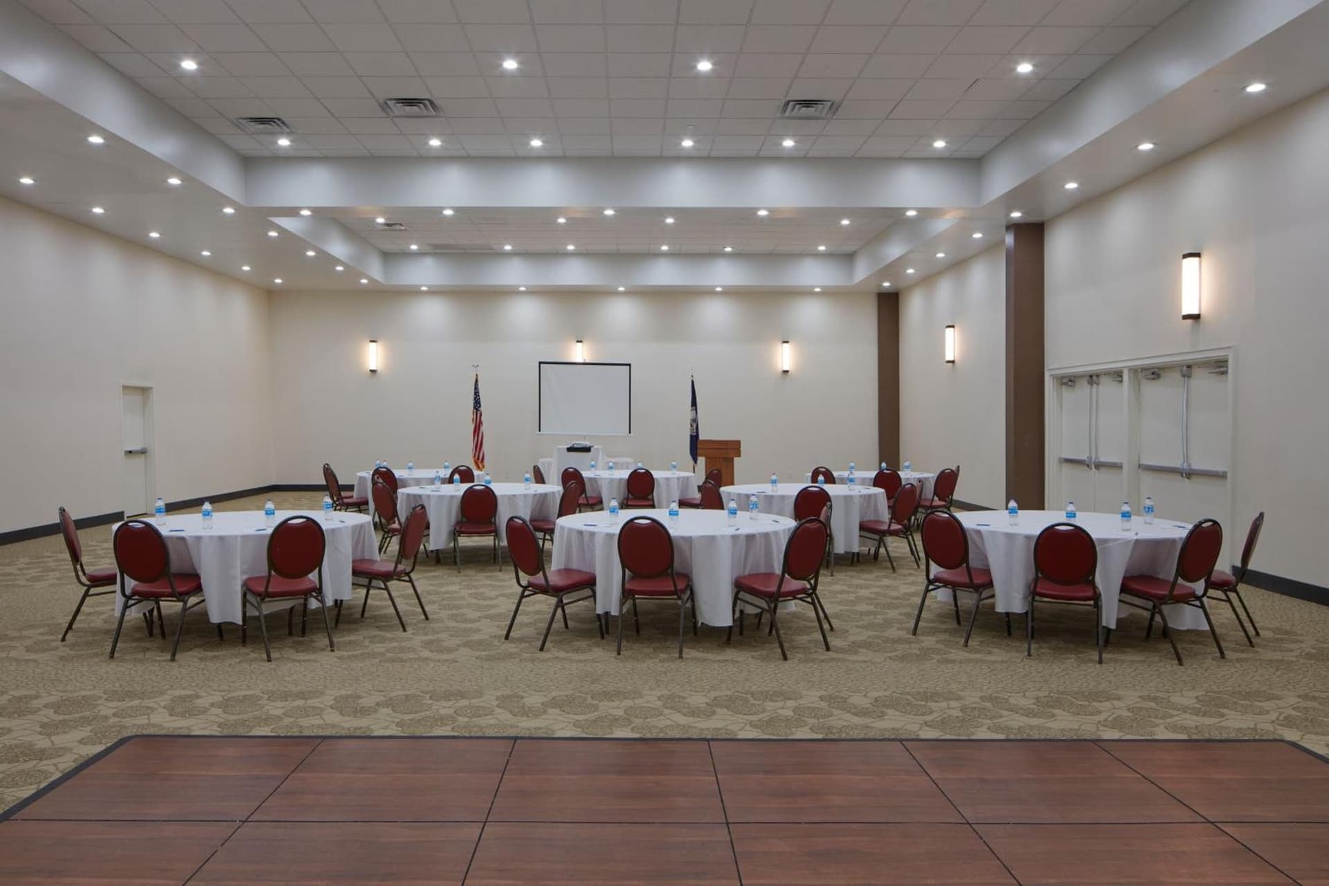 Four Points by Sheraton Virginia Beach Oceanfront gallery photo in Virginia Beach, VA — image 9