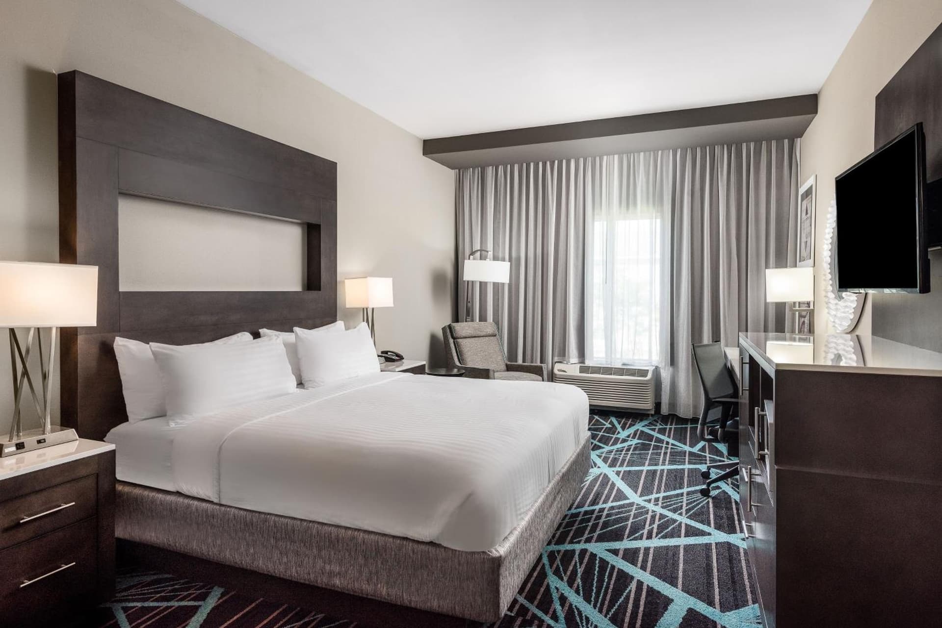 Holiday Inn Express & Suites - Charlotte Airport by IHG gallery photo in Charlotte, NC — image 27