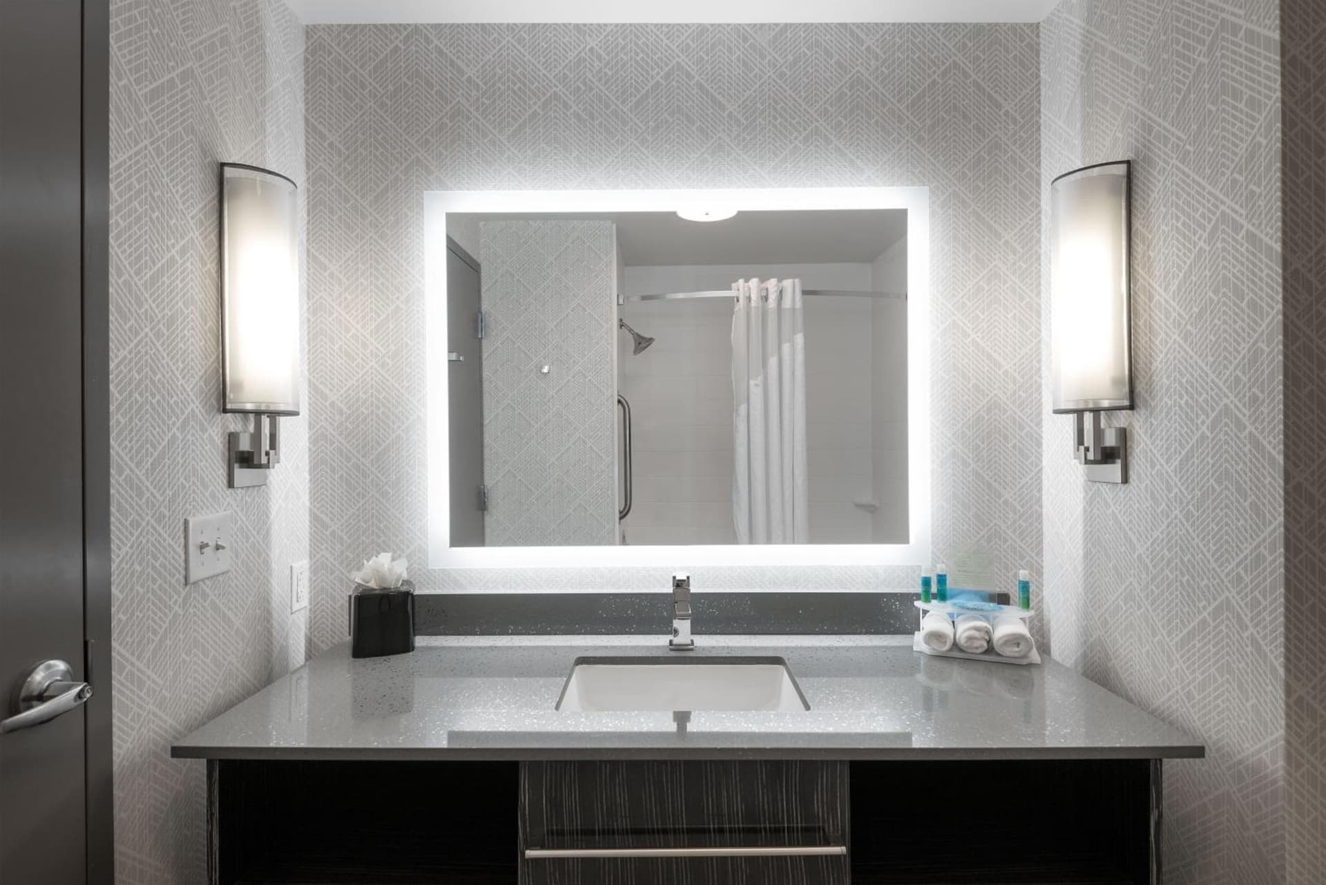 Holiday Inn Express & Suites - Charlotte Airport by IHG gallery photo in Charlotte, NC — image 23