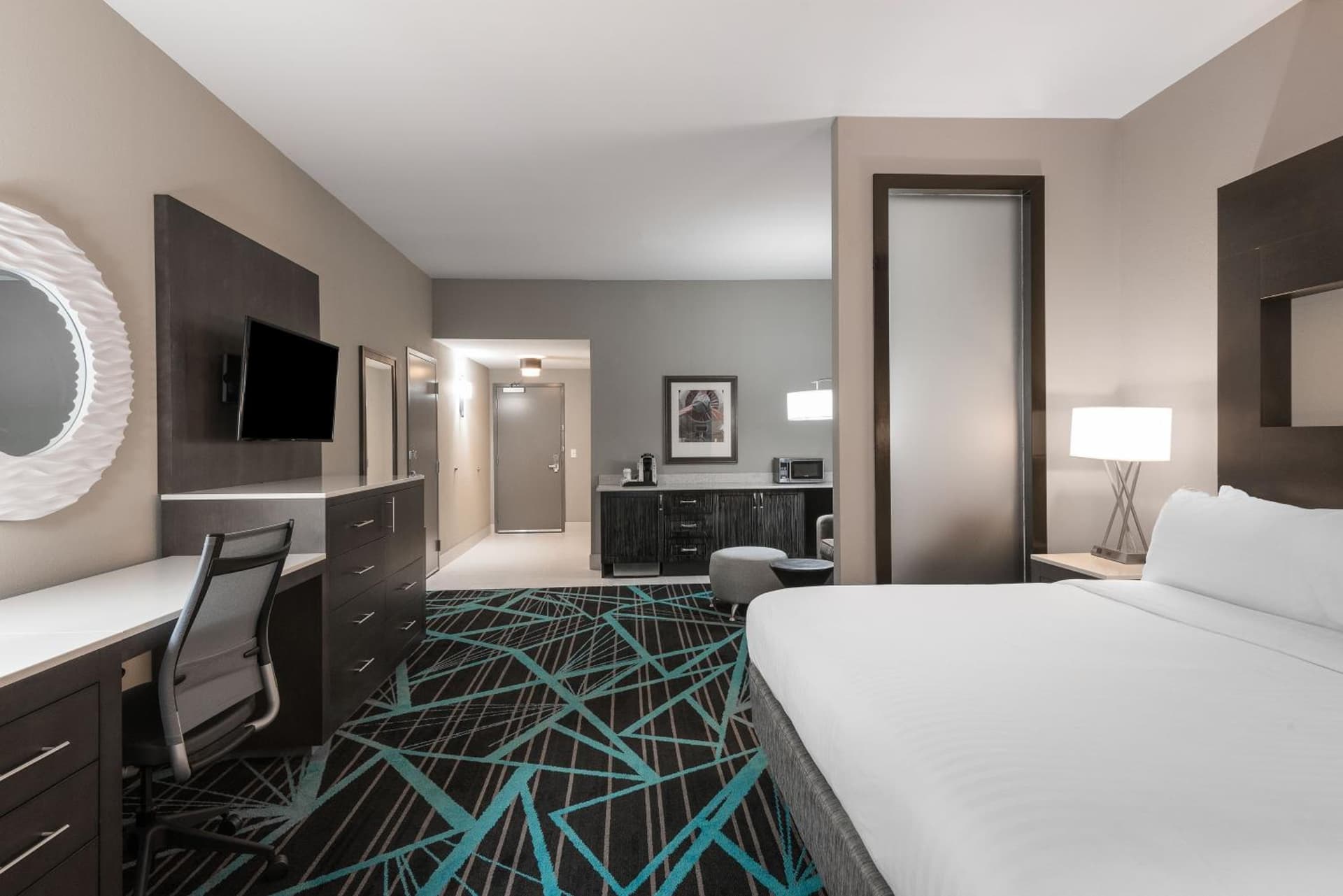 Holiday Inn Express & Suites - Charlotte Airport by IHG property views in Charlotte, NC — gallery photo 3