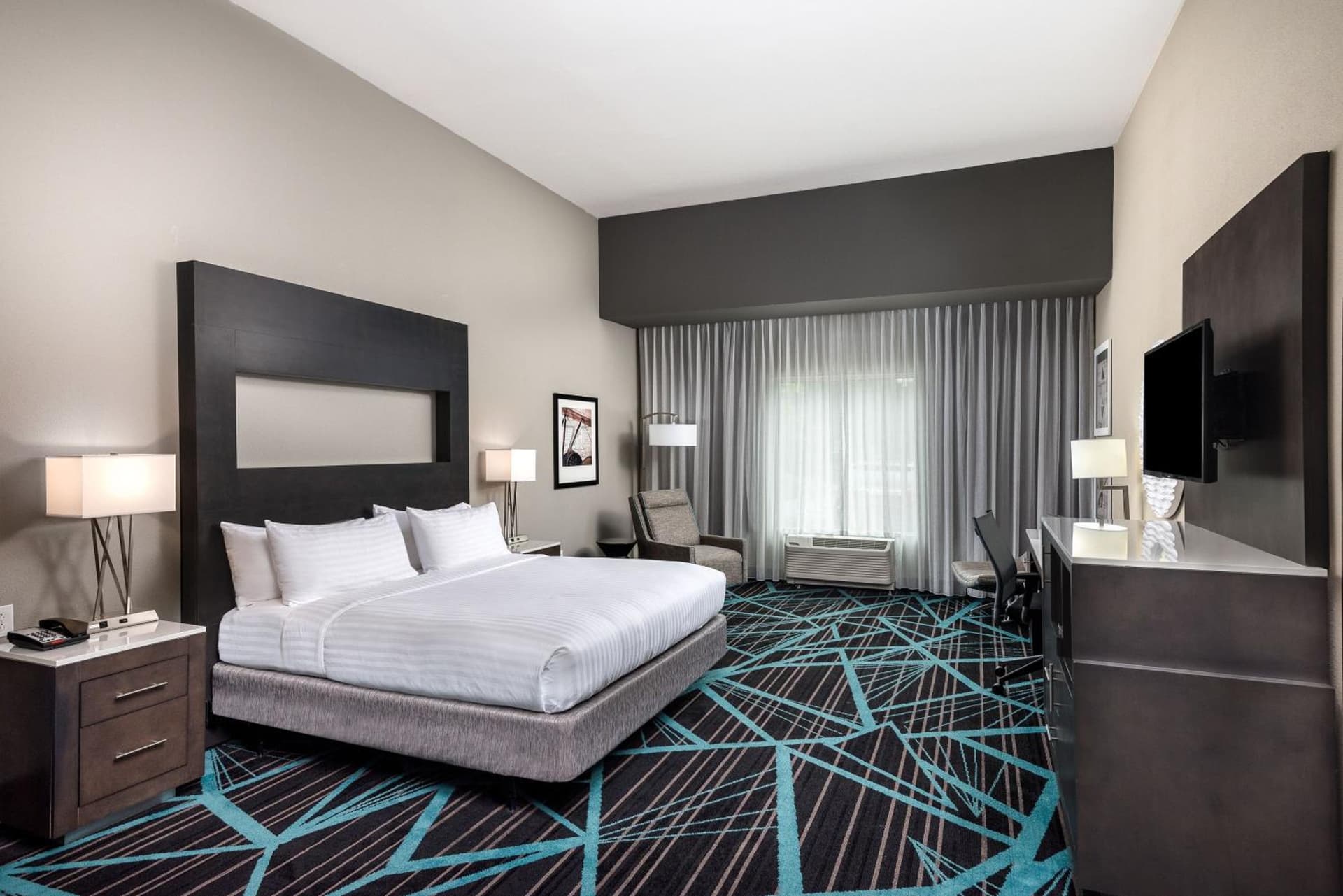 Holiday Inn Express & Suites - Charlotte Airport by IHG gallery photo in Charlotte, NC — image 13