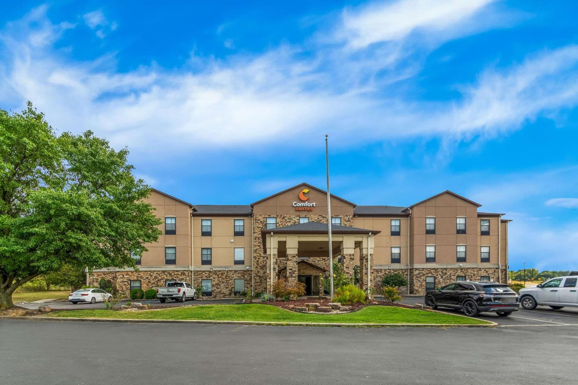 Comfort Suites Vincennes featured exterior or lobby in Vincennes, IN — similar hotel
